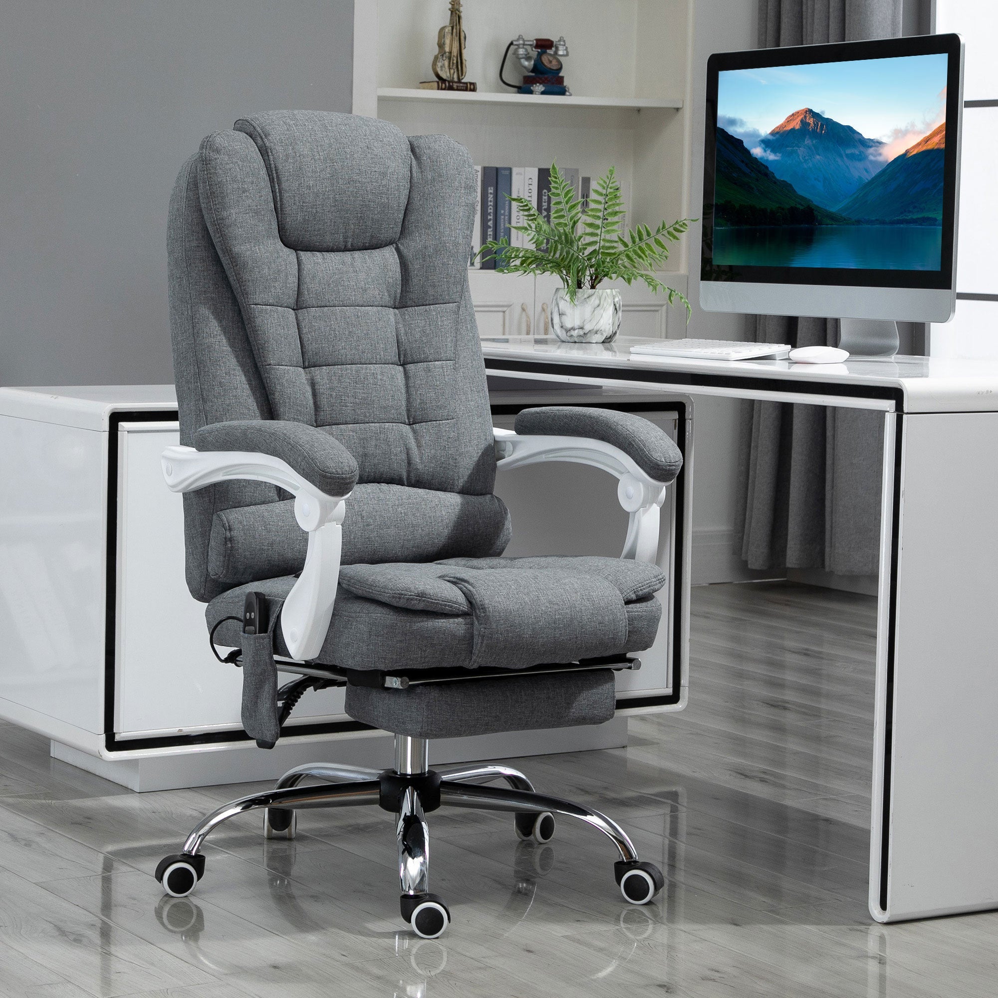 Vinsetto Heated Vibration Massage Office Chair with Footrest, Grey
