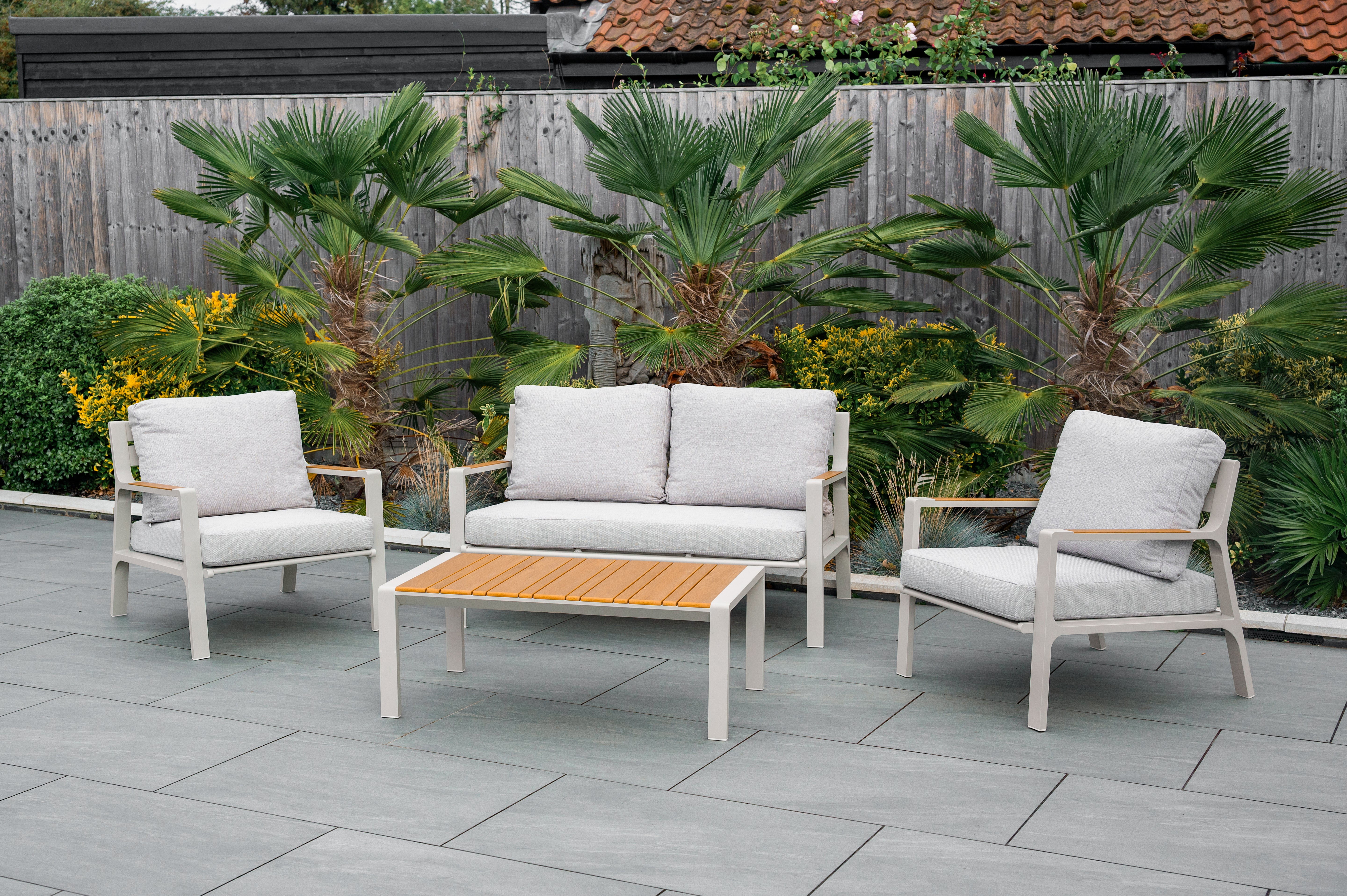 Stratton - Mocha Lounge Sofa Set