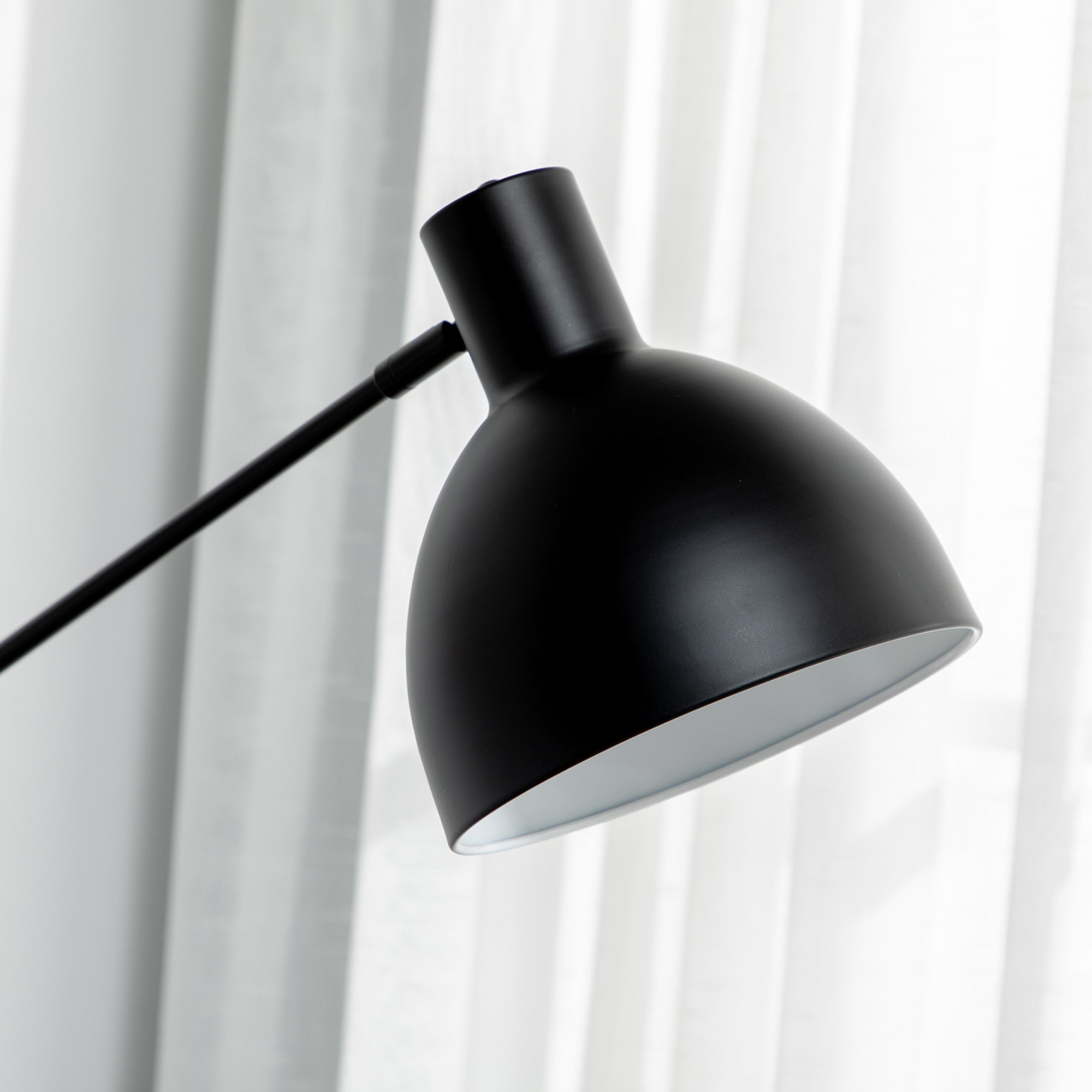 LED energy saving lamp 10W warm white, dimmable for indoor use
