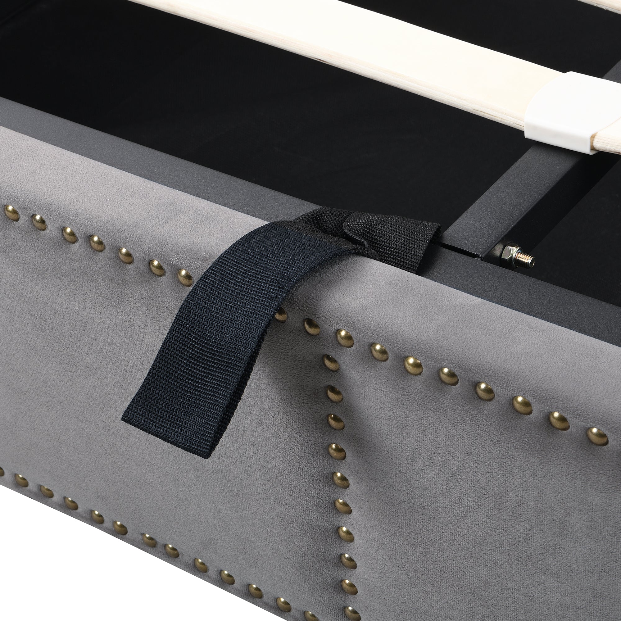 I do not have the product description in German or English for SKU N634P210205A, which is needed to generate a product title with key points, color, or material.