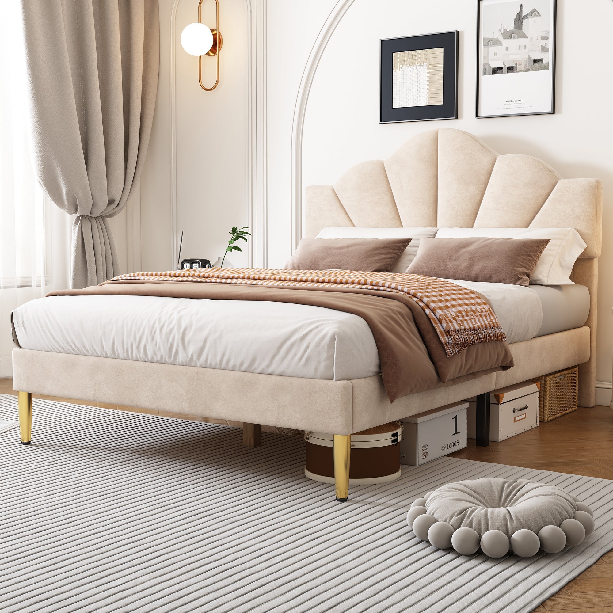 Shell-Shaped Upholstered Double Bed with Golden Legs and Slatted Base, 140x200 cm, Beige Velvet