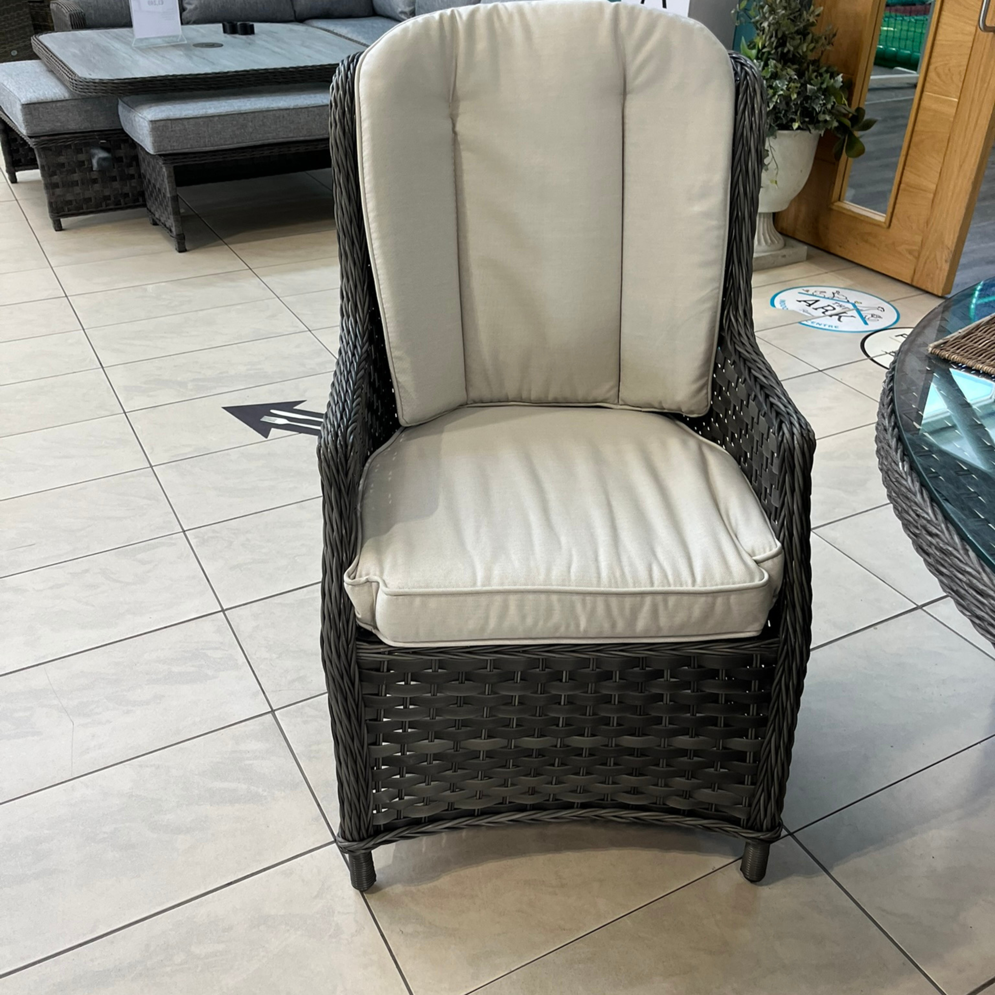 Boston Deluxe 4-Seater - Clearance