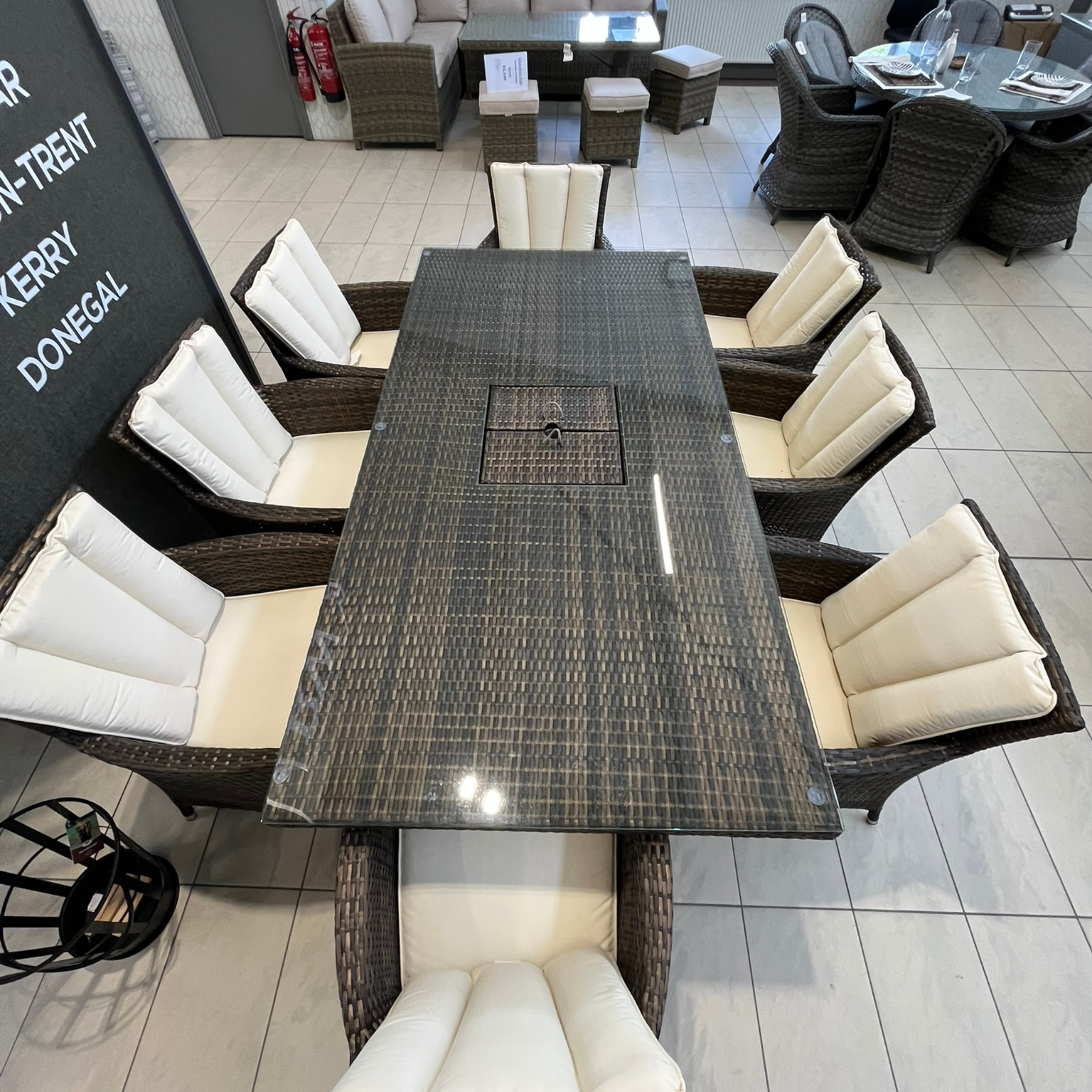 Gardenia 8-Seater with Ice Bucket - Clearance