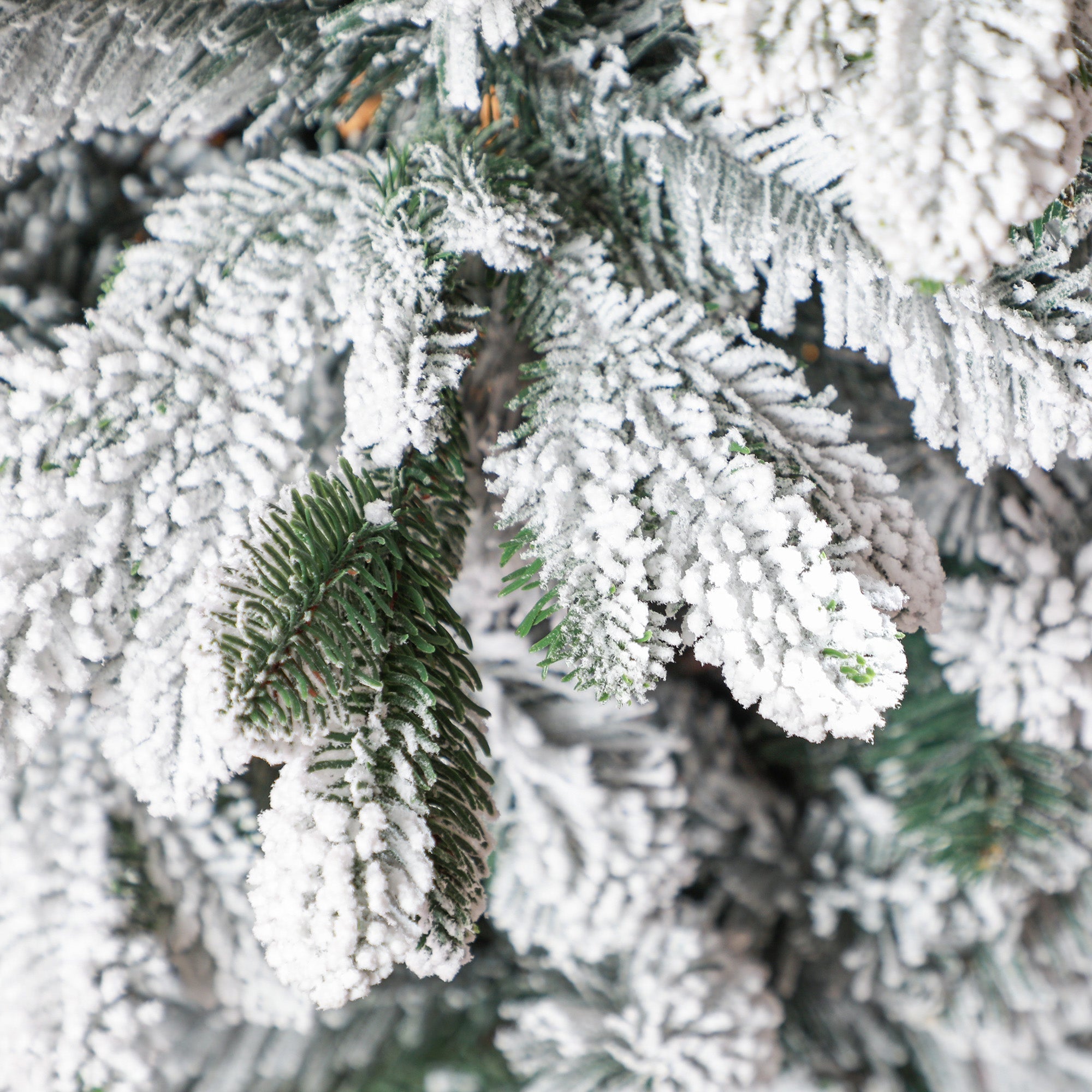 Artificial Christmas Tree, Snow & Pine Cones, Realistic, Flame-Retardant, 183 cm, Green
