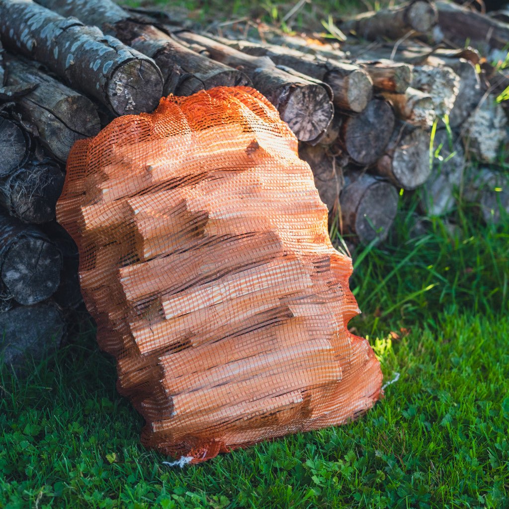 3 x 20kg Bags of Glotherm Coal and 400kg Kiln Dried Hardwood Trolley Bags on Pallet with 3 bags of kindling - Rathwood Store