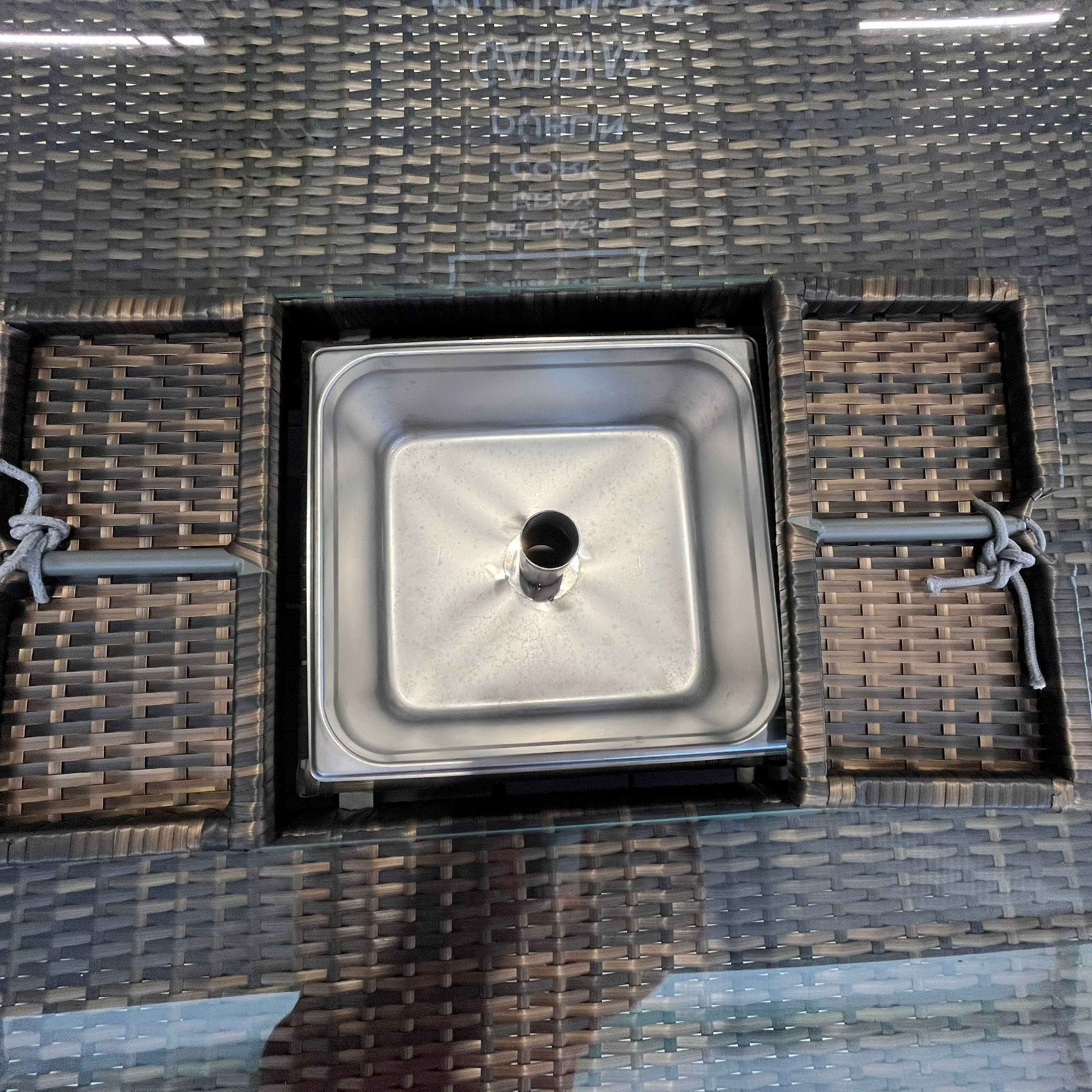Gardenia 8-Seater with Ice Bucket - Clearance