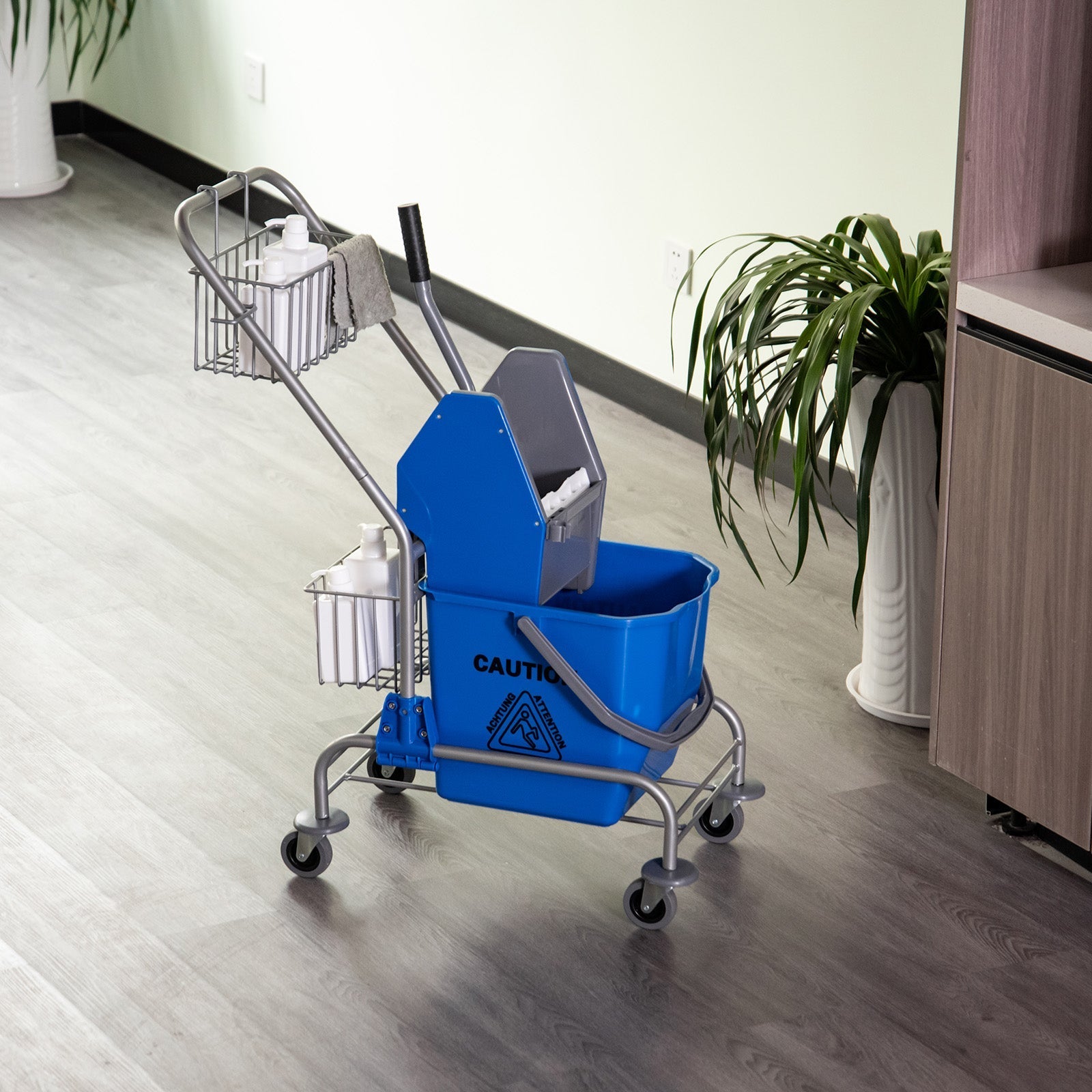 Reinigungswagen, 26-Liter-Eimer mit Backenpresse, Blau