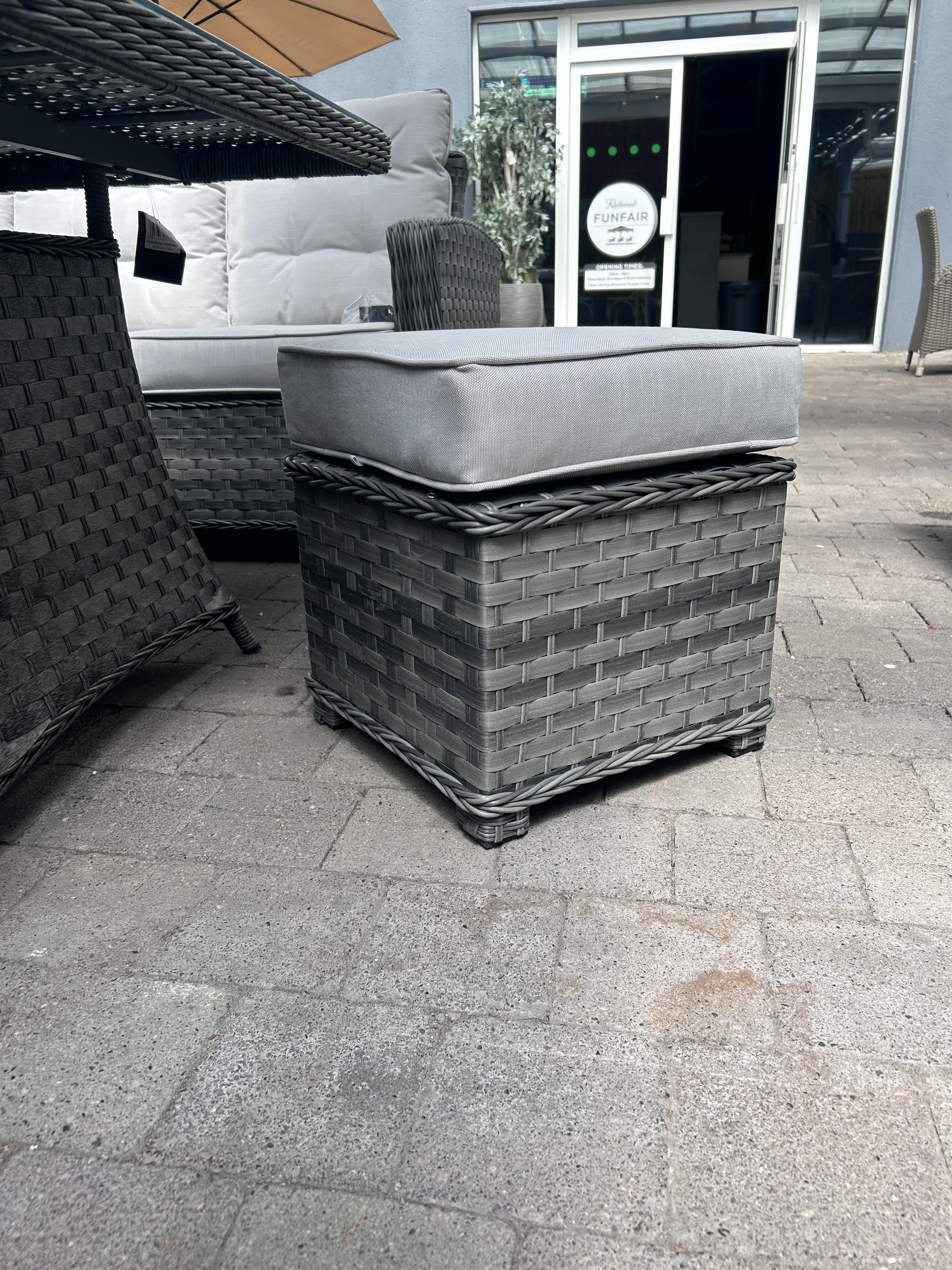 Ravenna Corner With Fire Pit - Clearance
