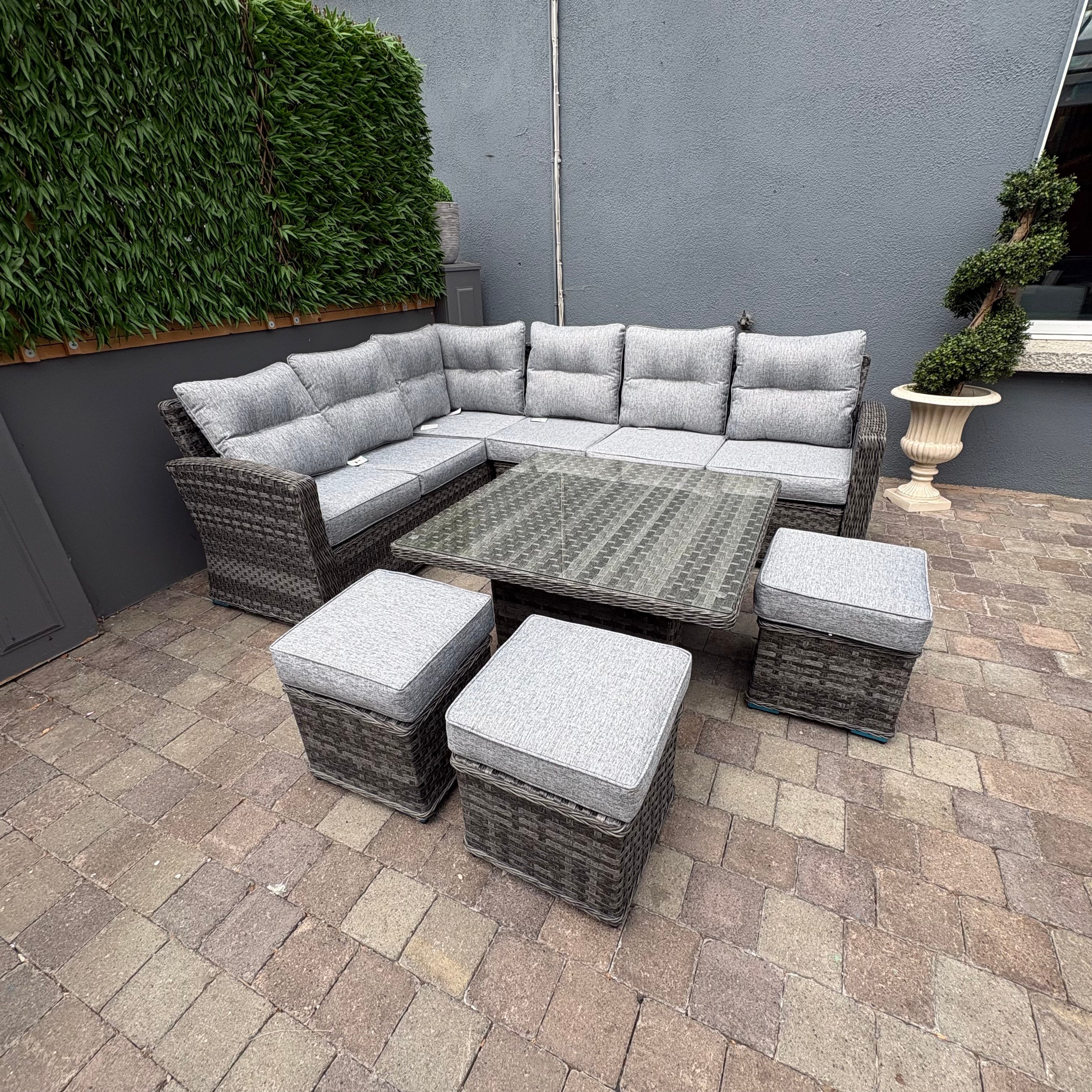 Boston corner set with rising table