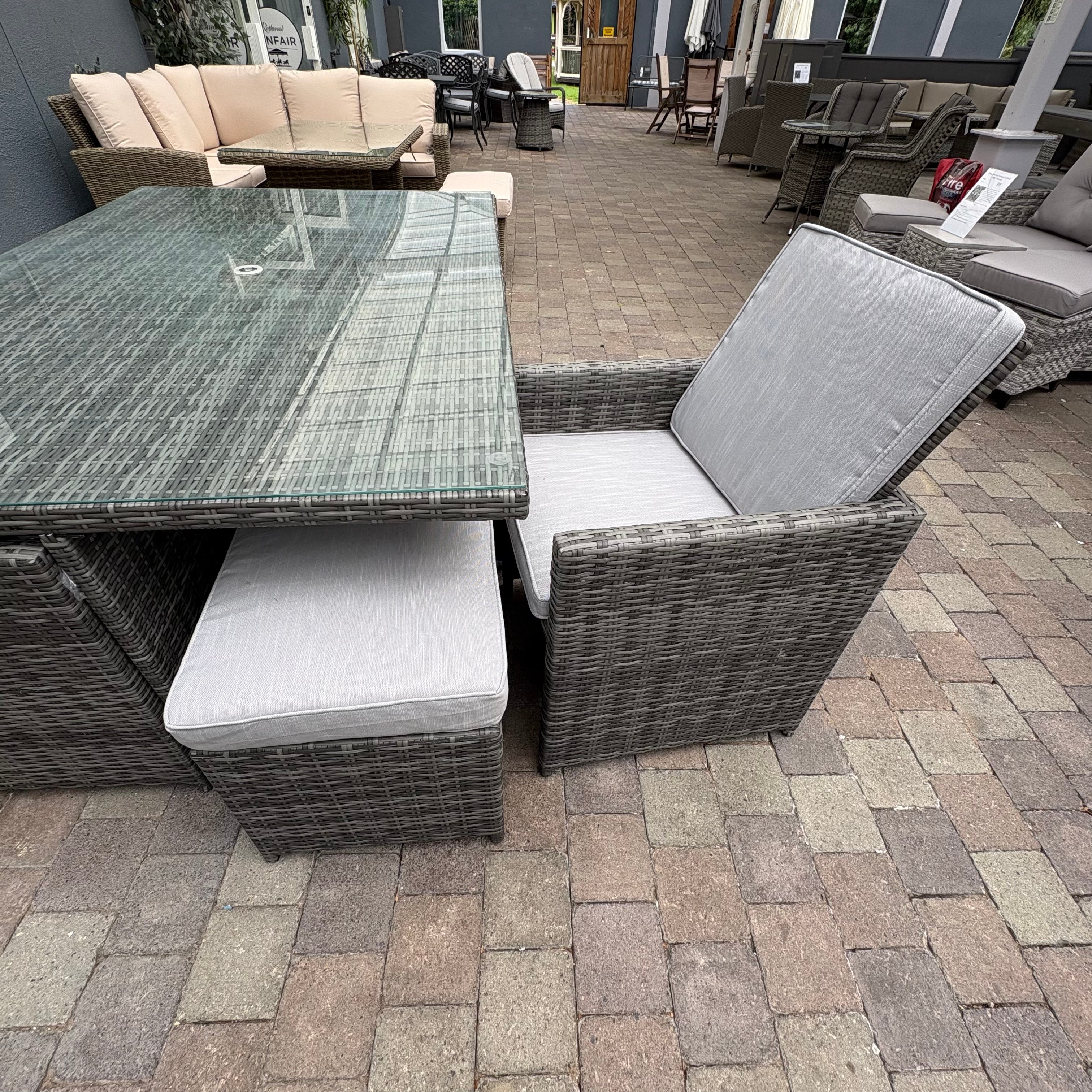 Cuba 6 seater cube set
