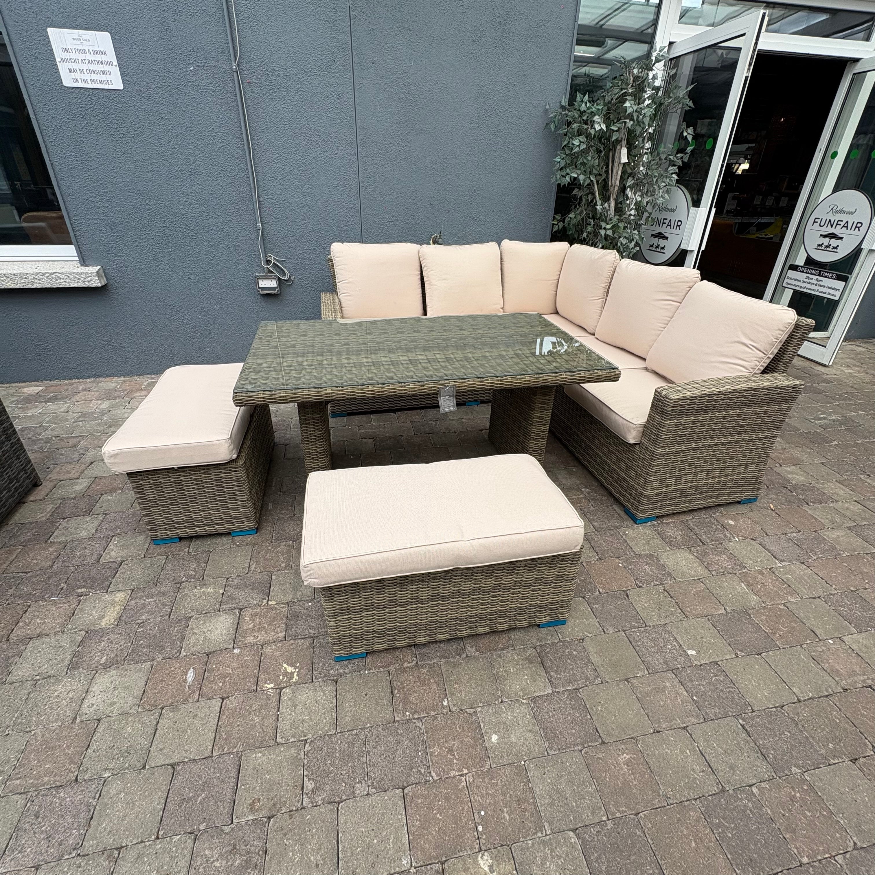 Chester corner sofa set
