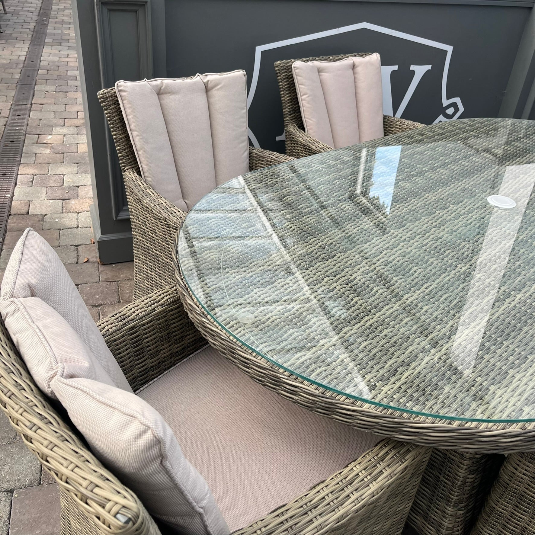 Dumont 6-Seater Oval Set   - Clearance