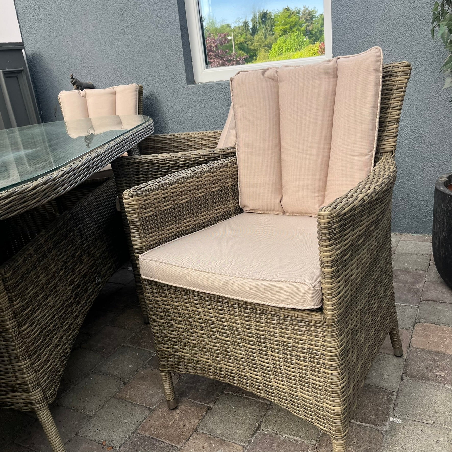 Dumont 6-Seater Oval Set   - Clearance