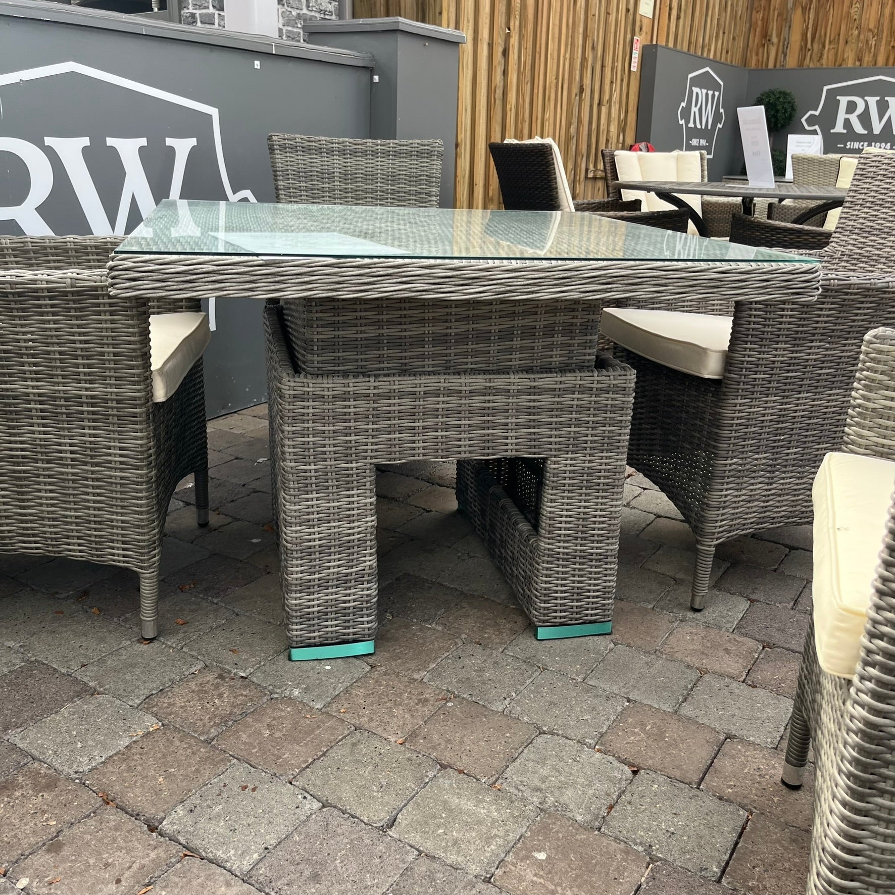 Oxford 4 Seater Set- Clearance