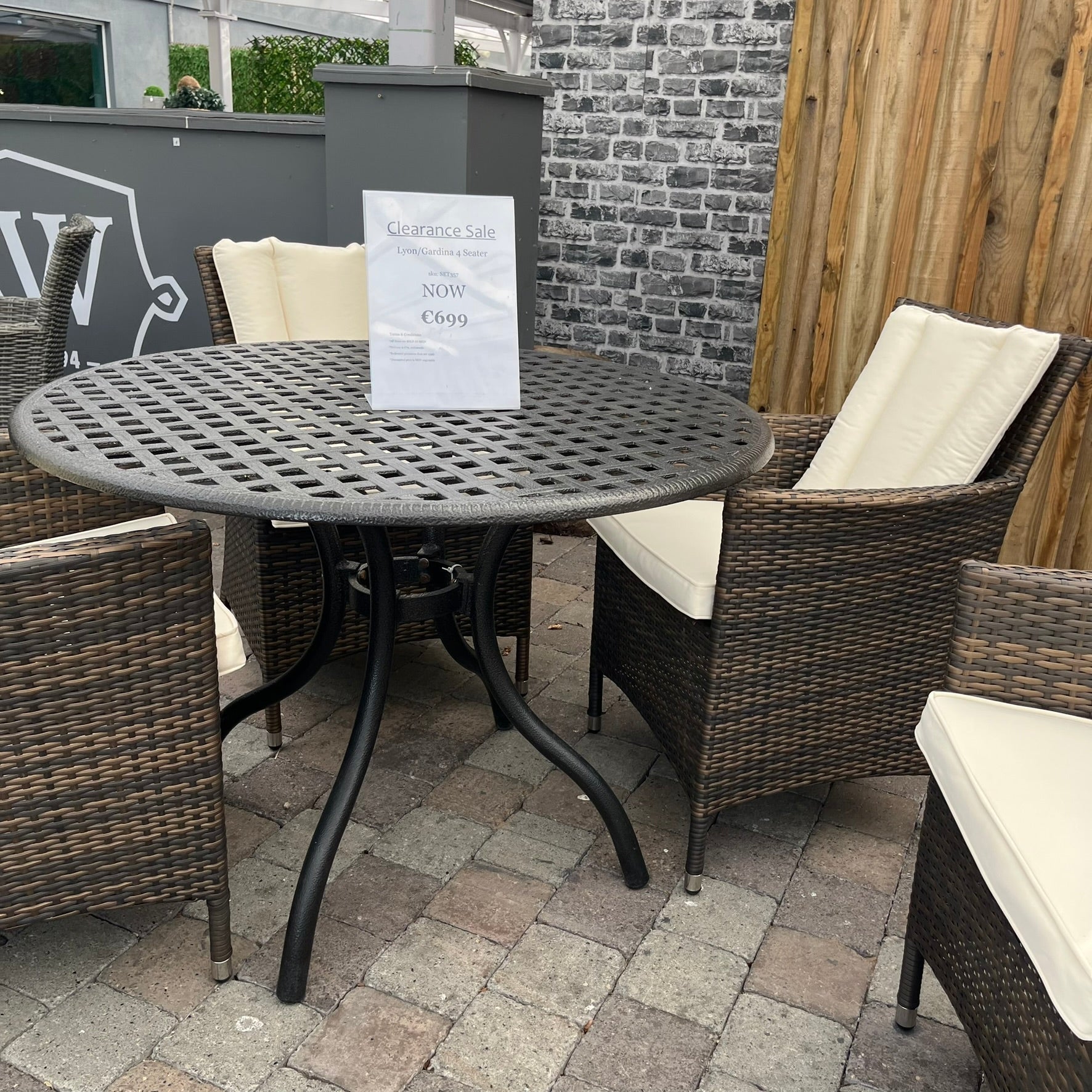 Lyon/Gardenia 4-Seater Dining Set  - Clearance