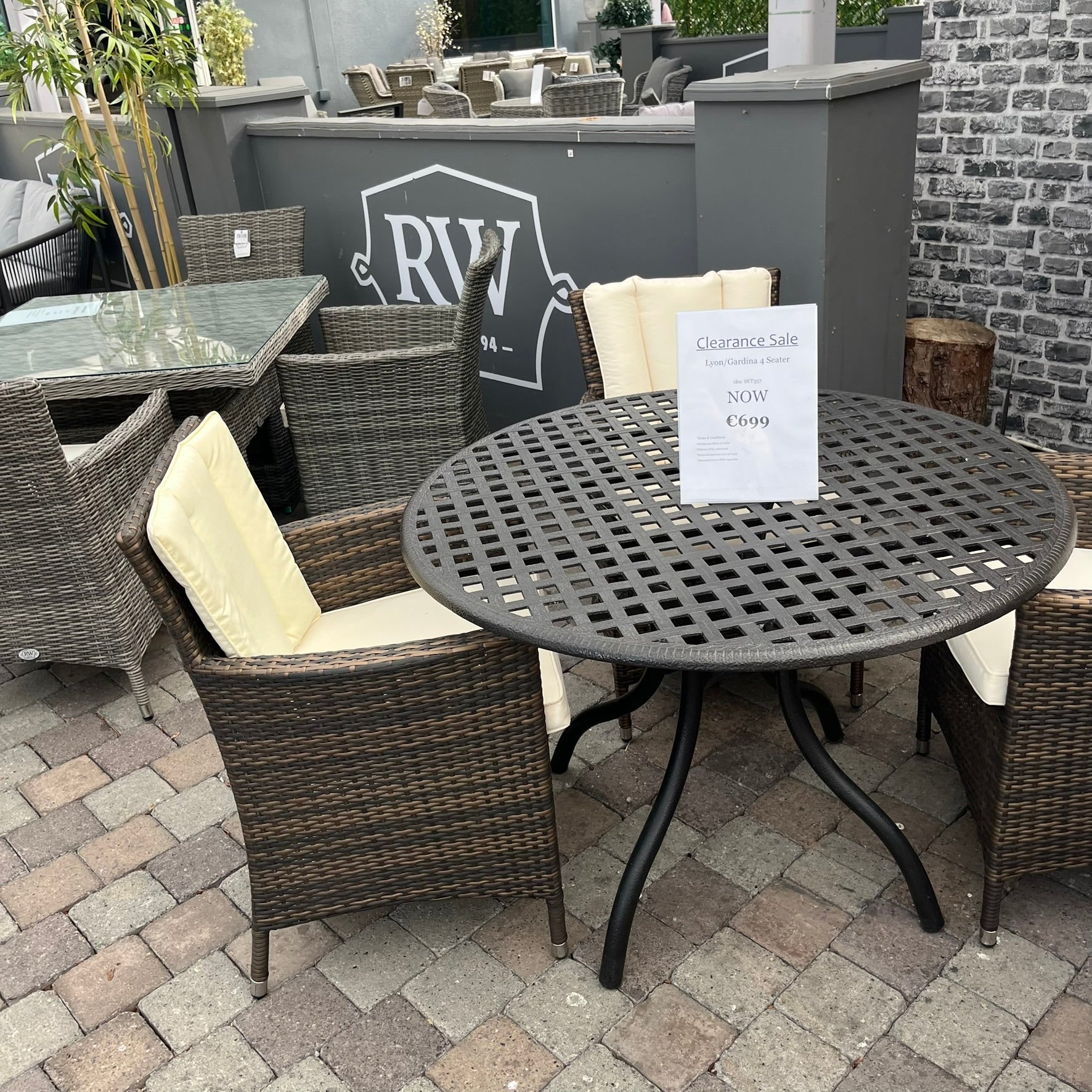Lyon/Gardenia 4-Seater Dining Set  - Clearance