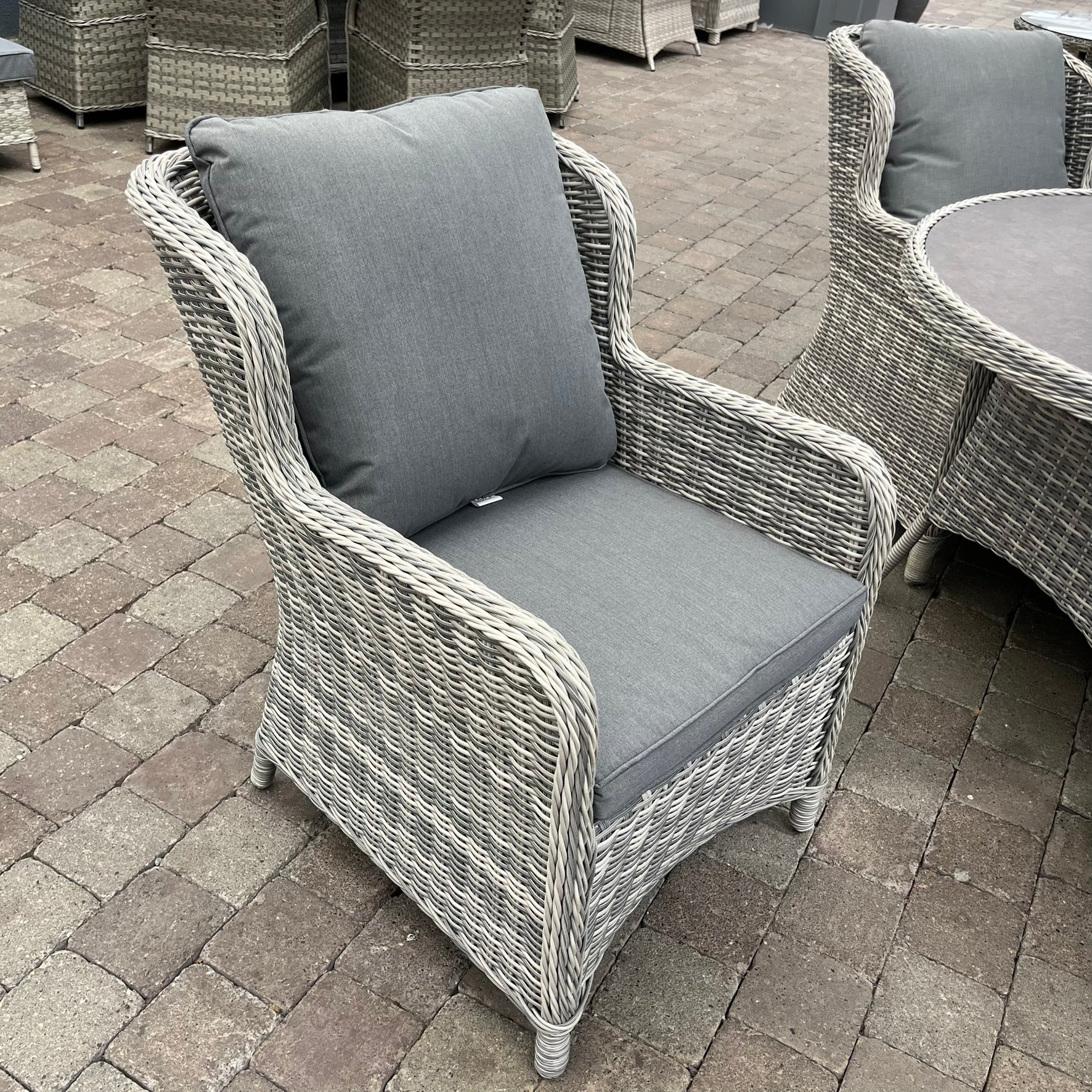 Vienna Deluxe 4 Seater Set - Clearance