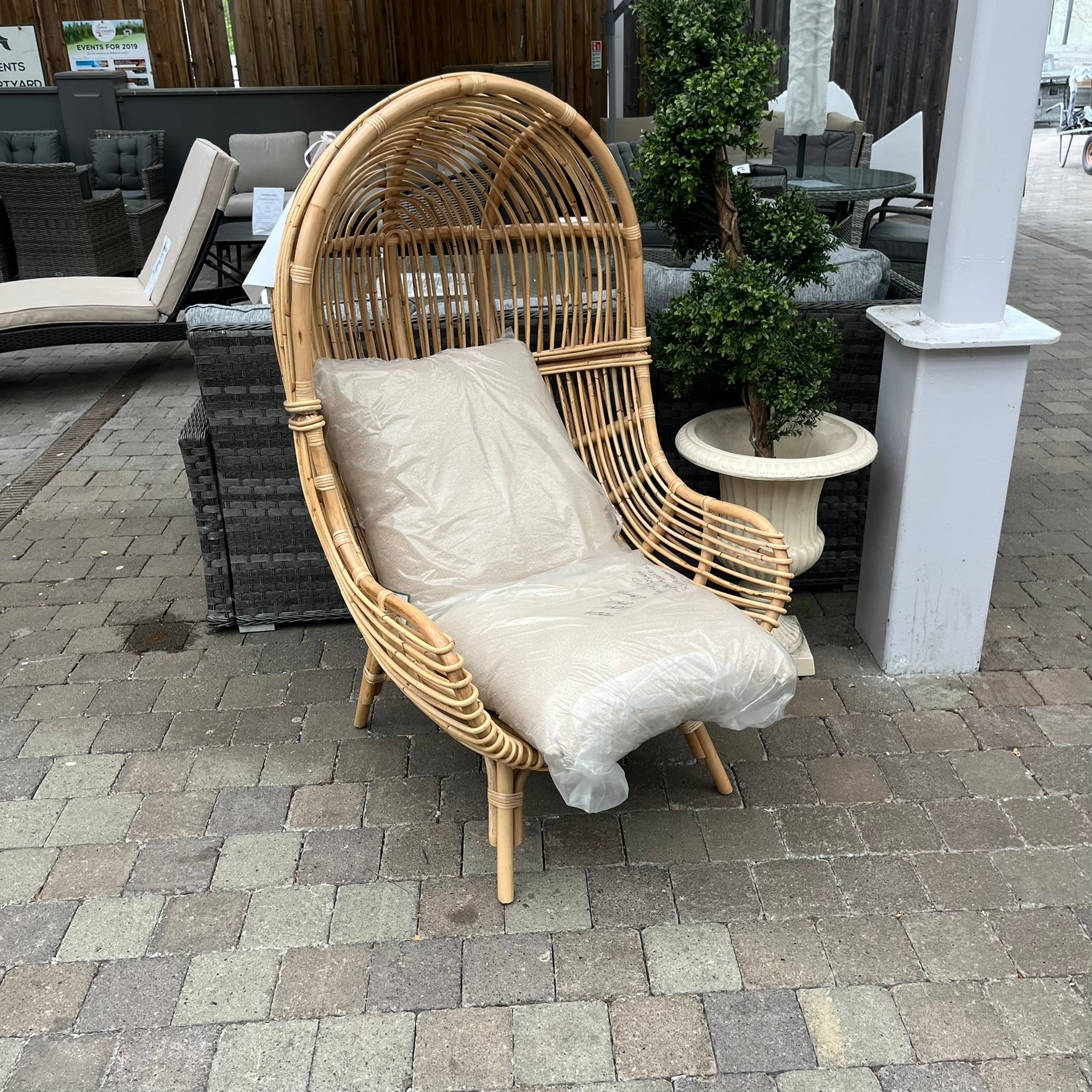 Desser Loft Chair