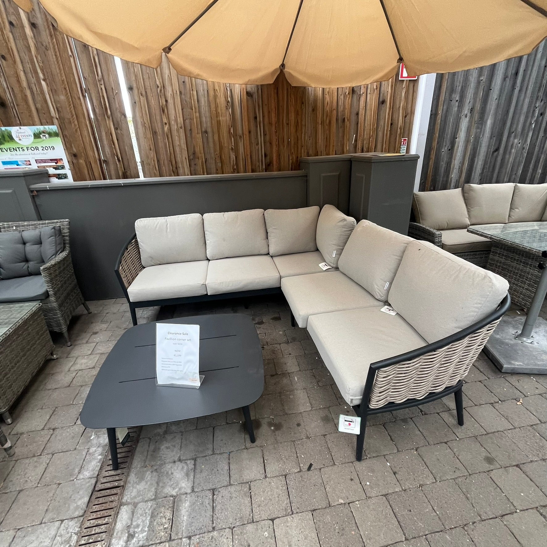 Pavillion Corner Set