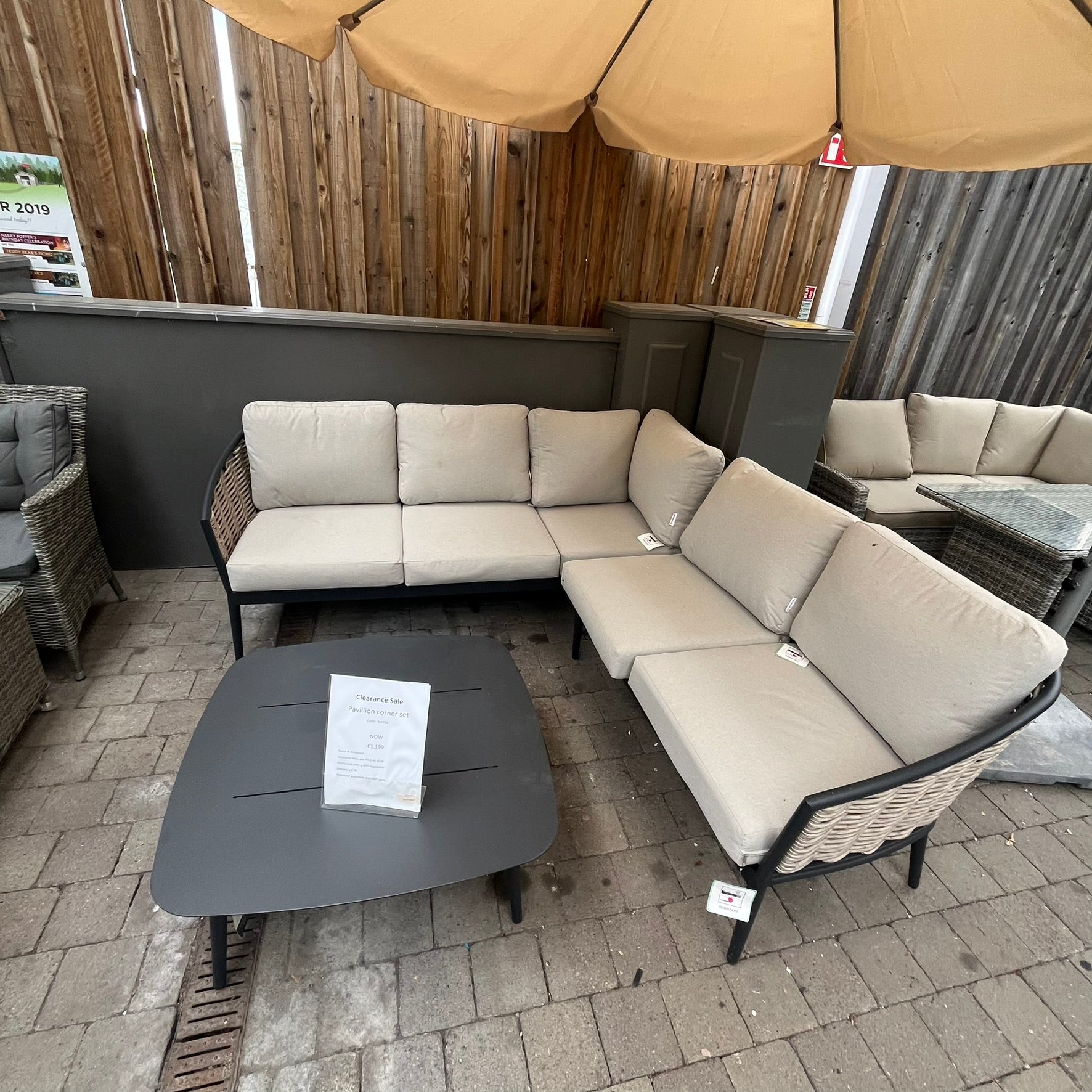 Pavillion Corner Set