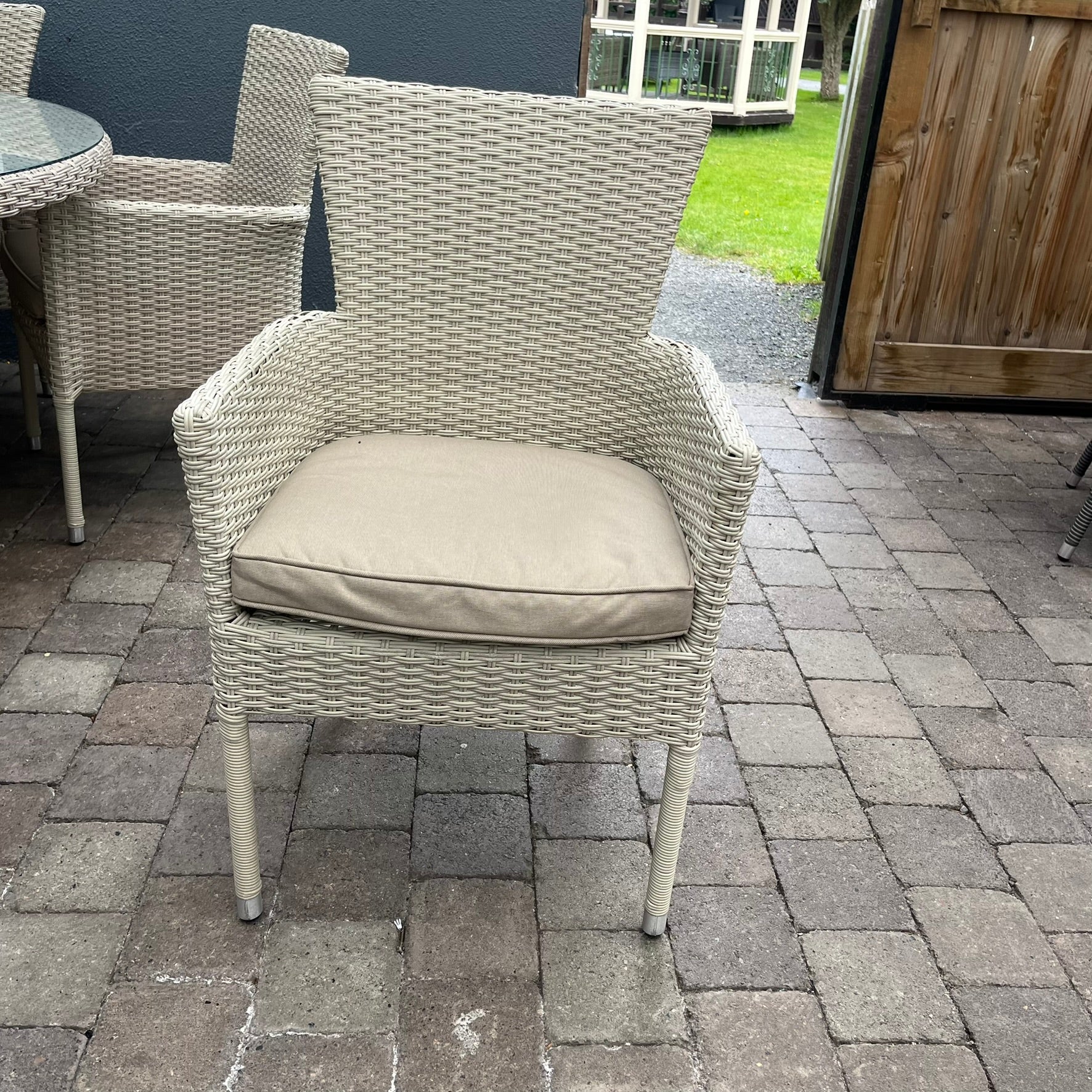 Miami - 8 Seater Round Stacking Set