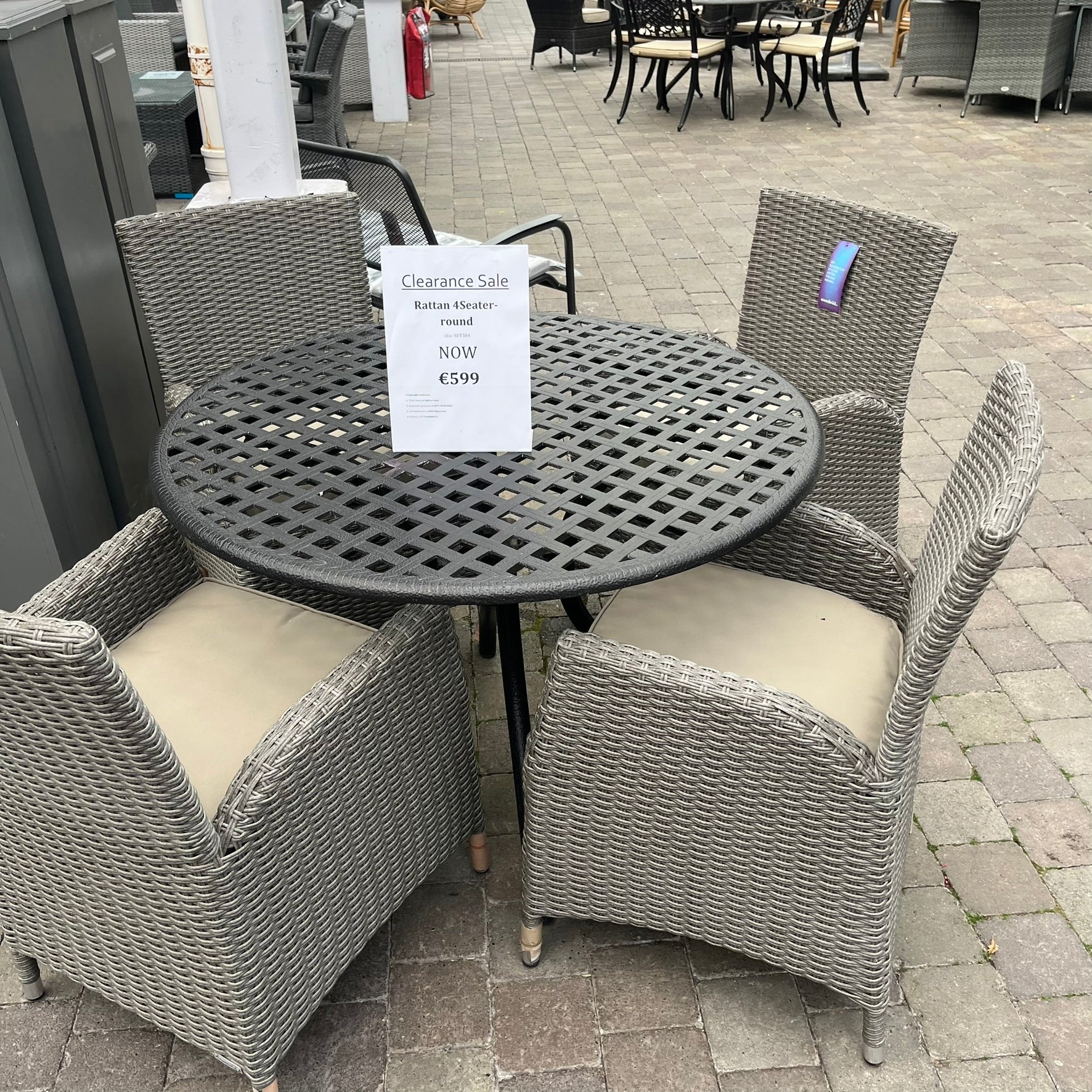 Rattan 4 Seater Round
