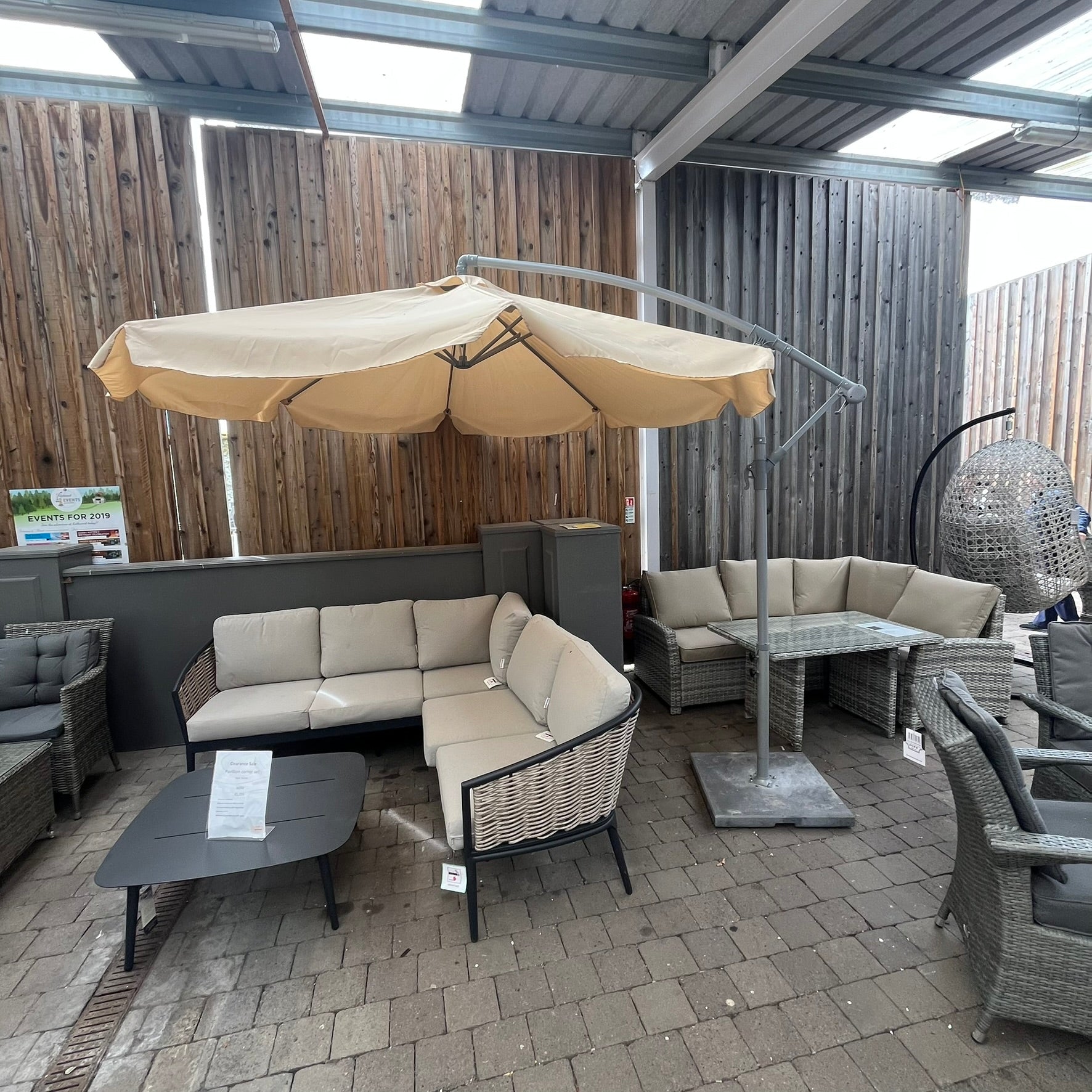 Cantilever Parasol