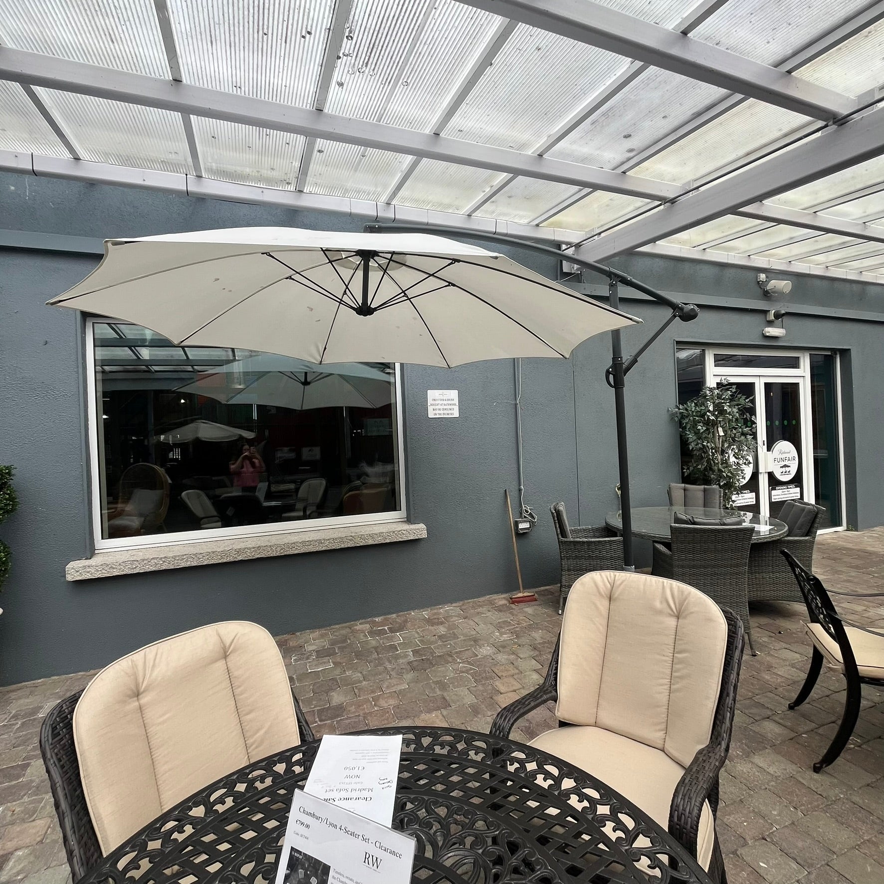 Cantilever Parasol