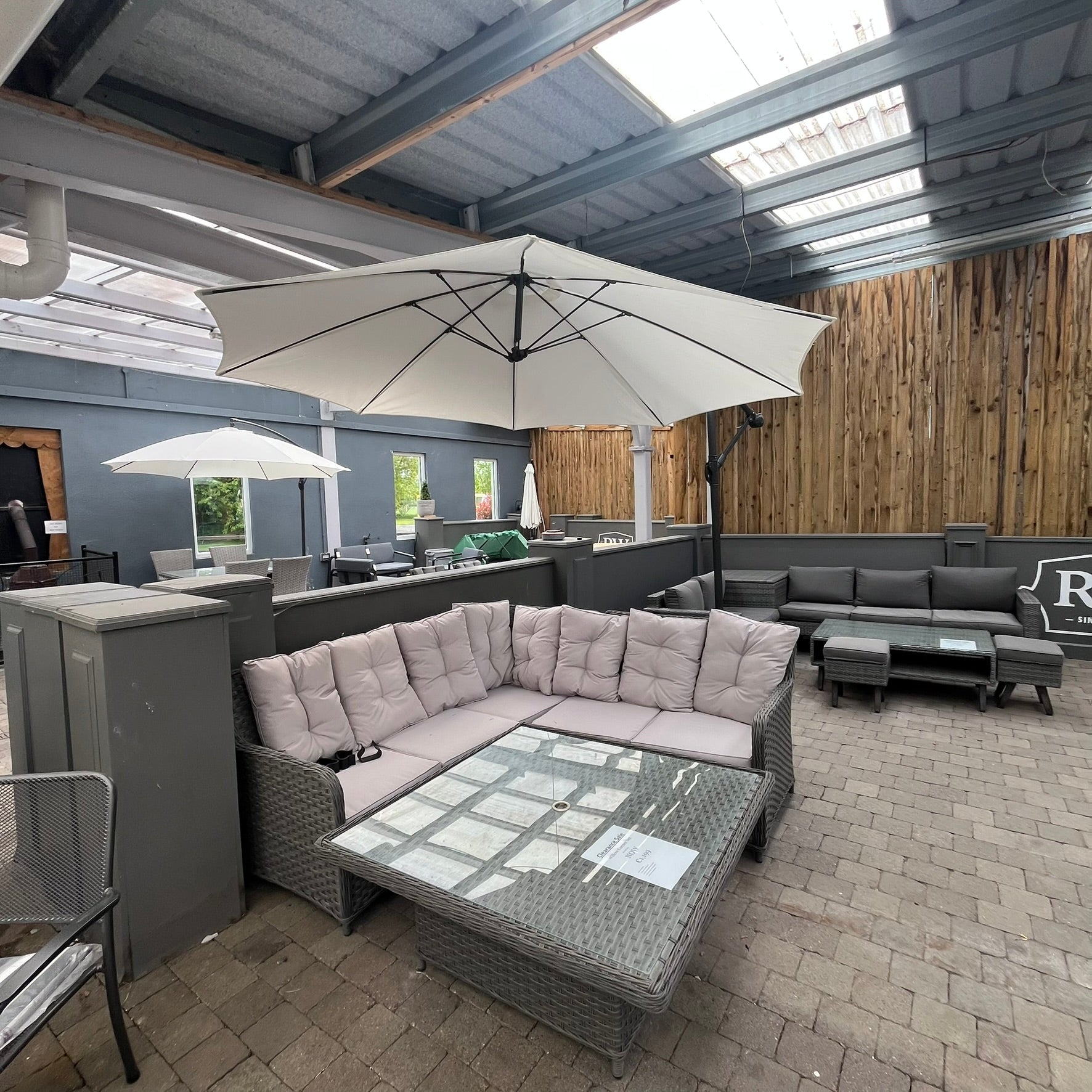 Cantilever Parasol