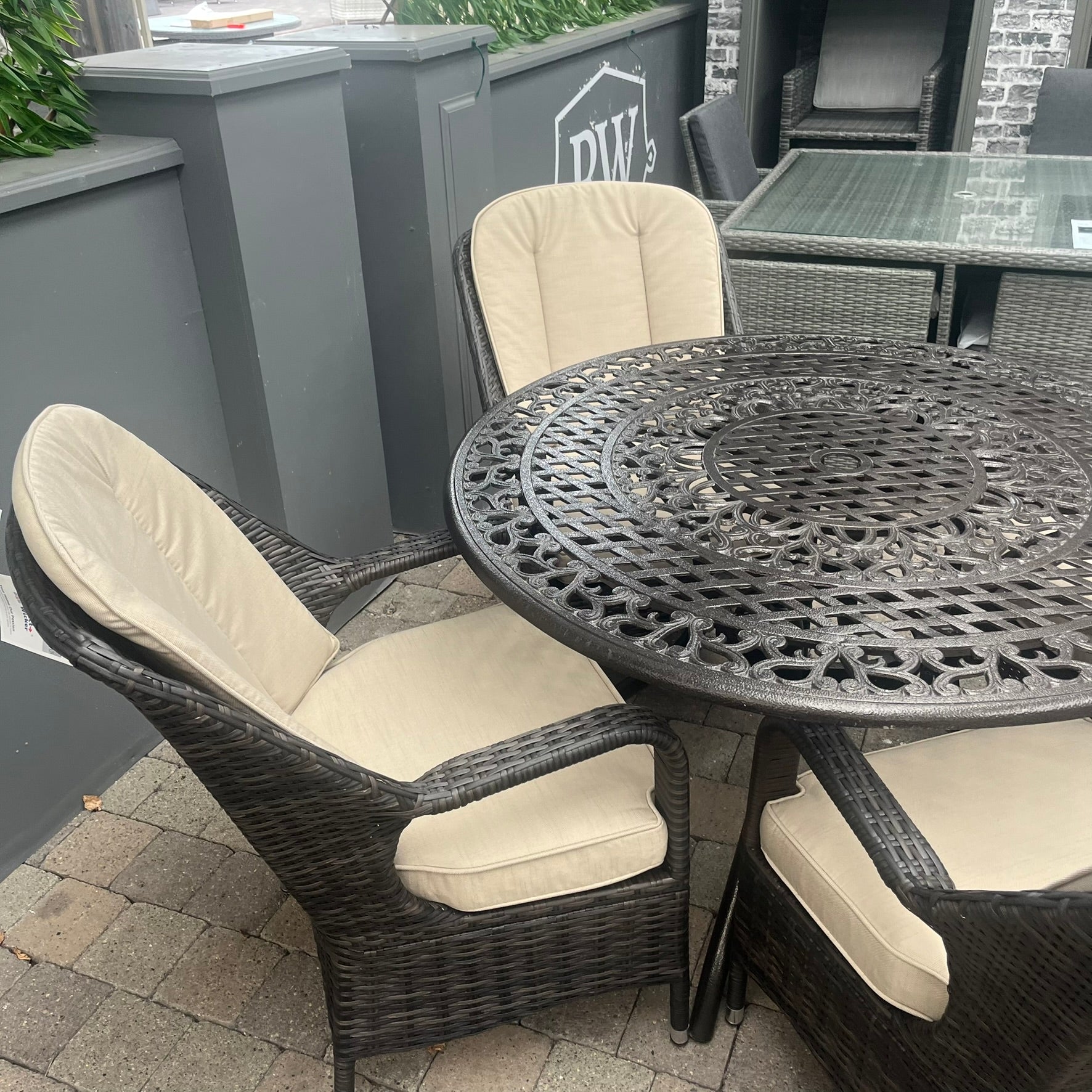 Lyon/Chambury 4-Seater Set - Clearance