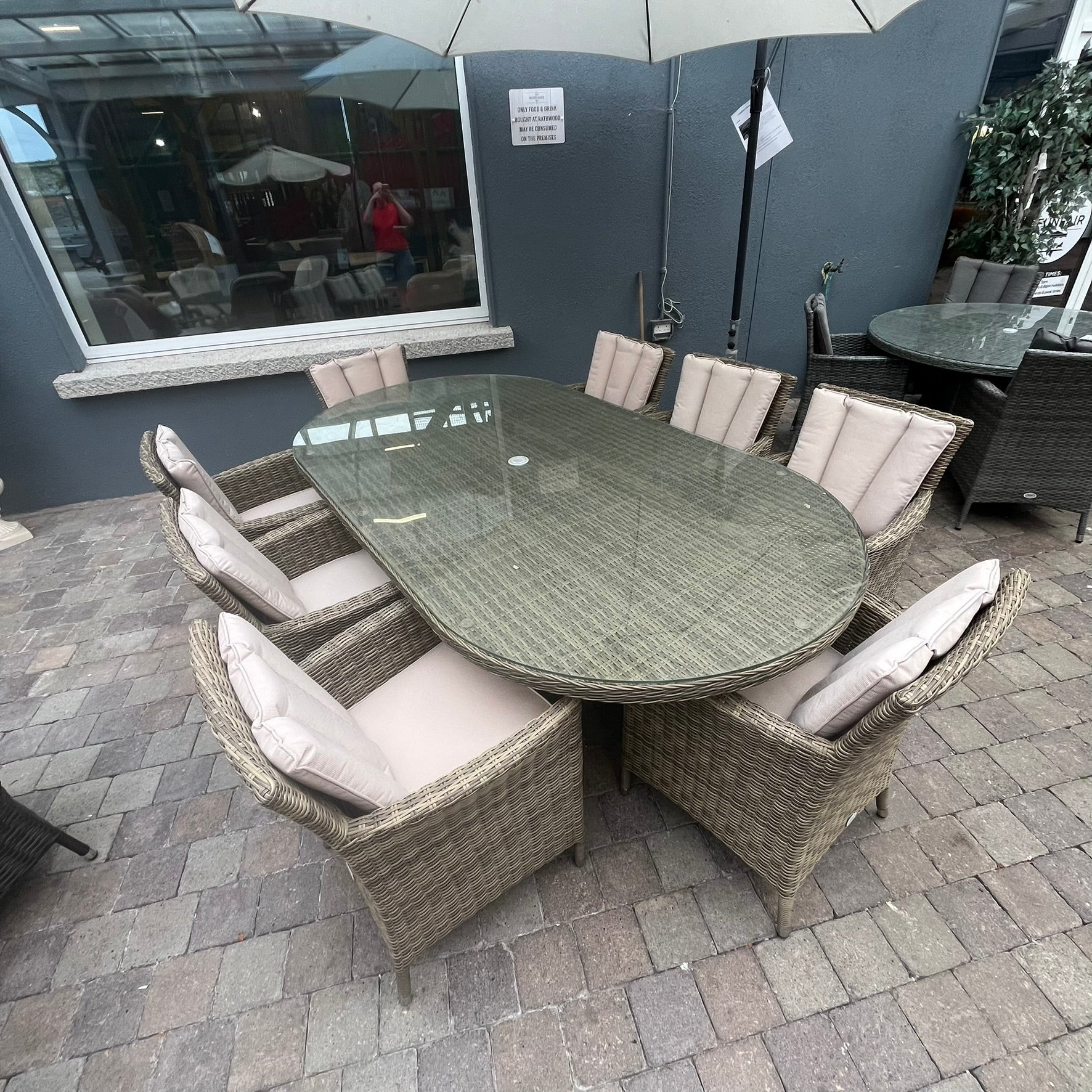 Dumont 8 Seater Set (Oval) - Clearance