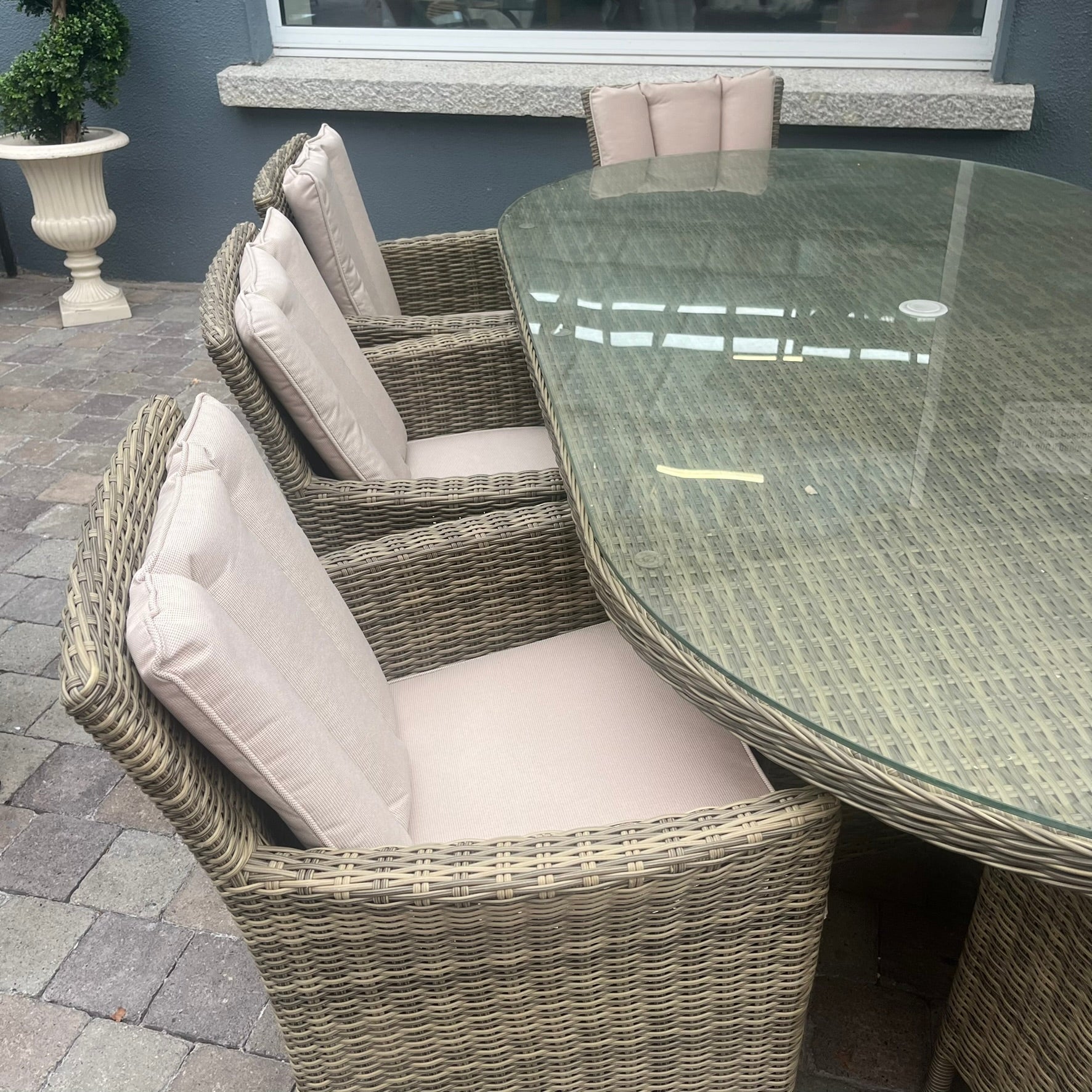 Dumont 8 Seater Set (Oval) - Clearance
