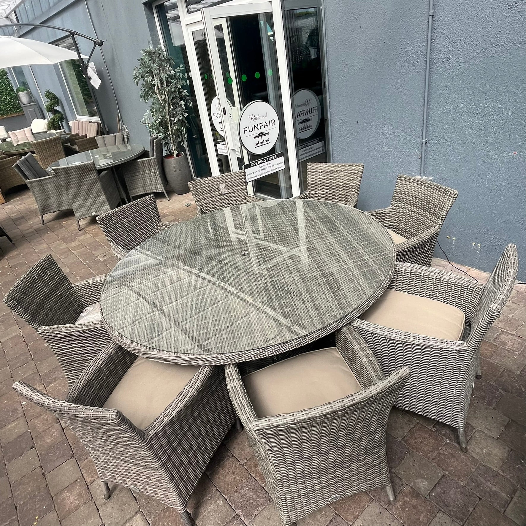 Oxford 8 Seater Set