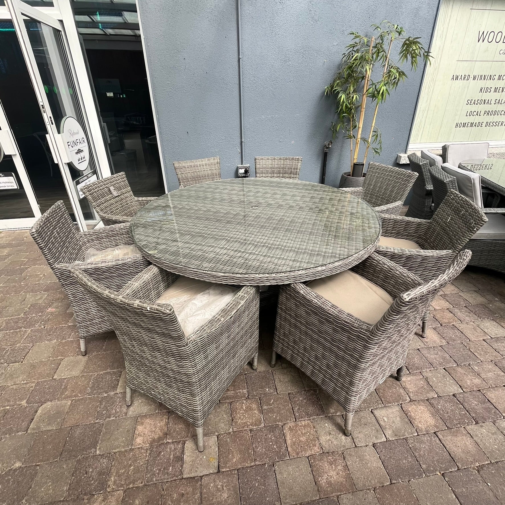Oxford 8 Seater Set
