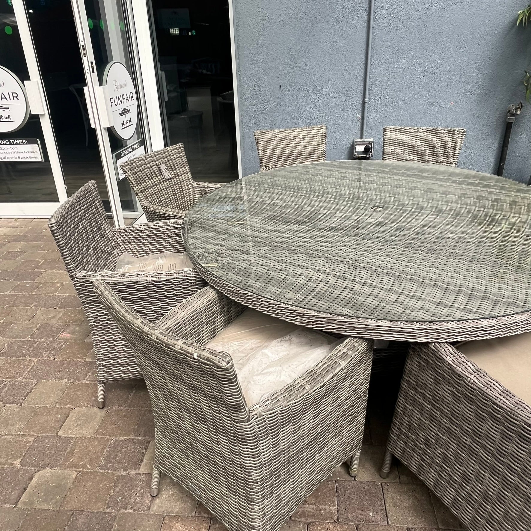 Oxford 8 Seater Set