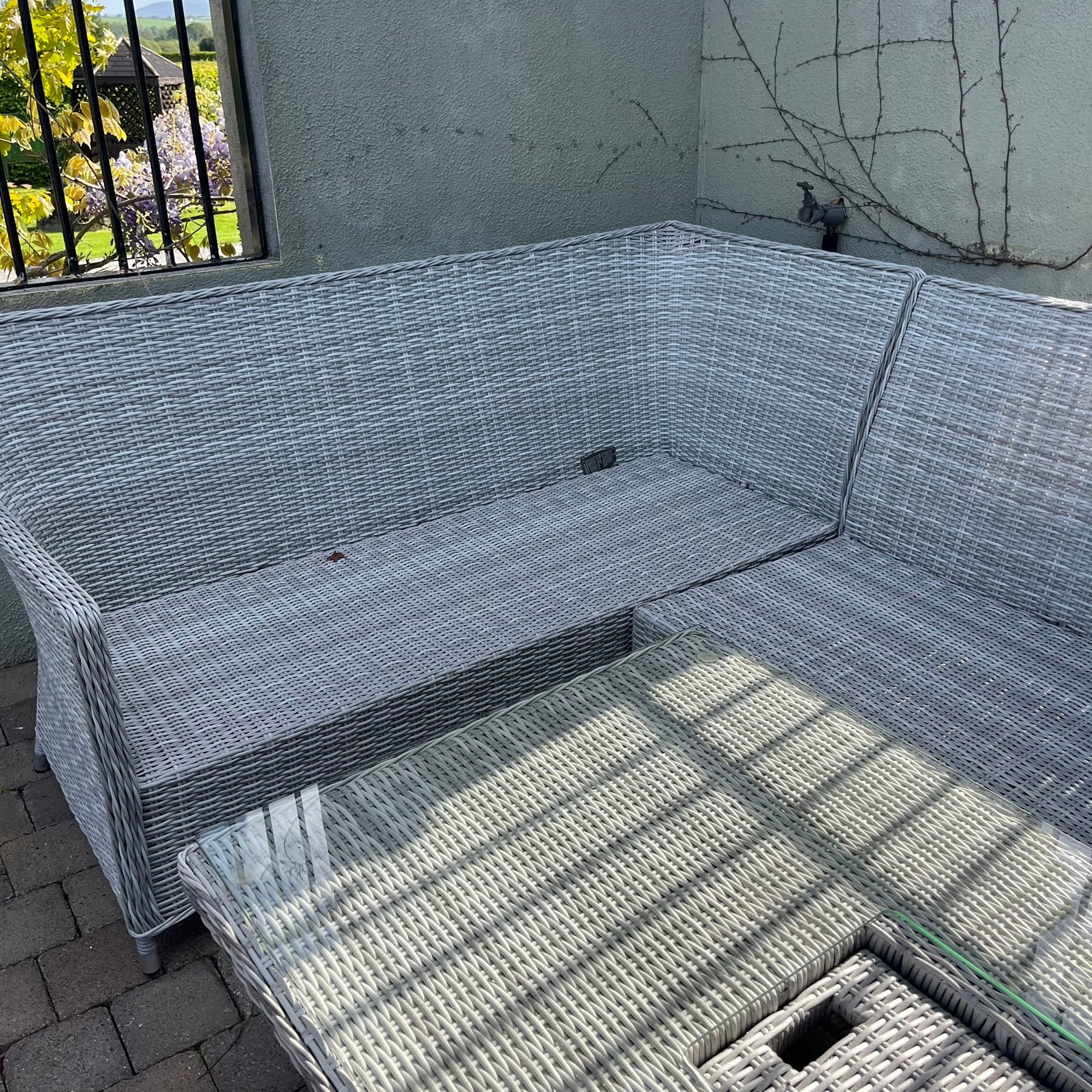 Barcelona Corner Set with Rising Table - Clearance