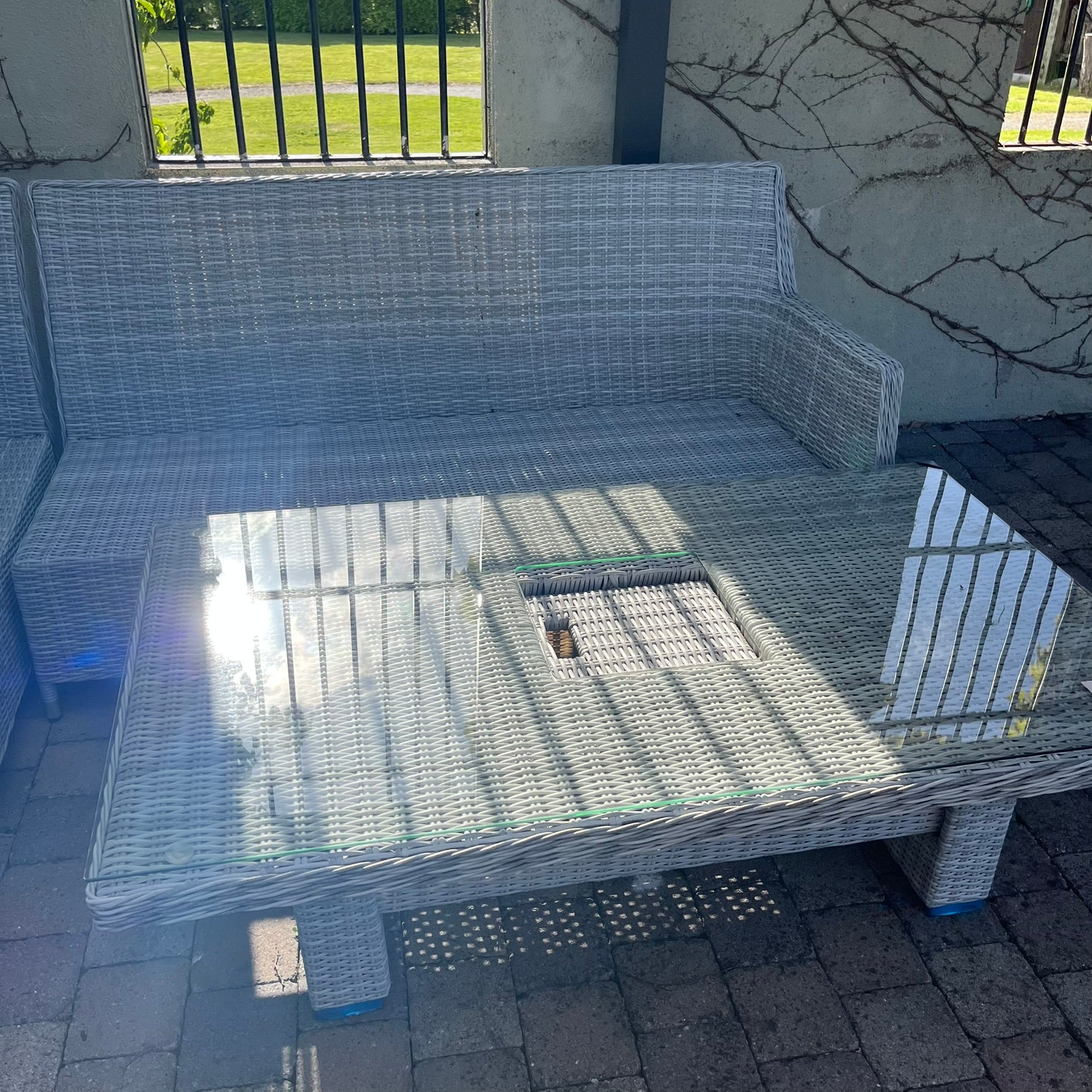 Barcelona Corner Set with Rising Table - Clearance