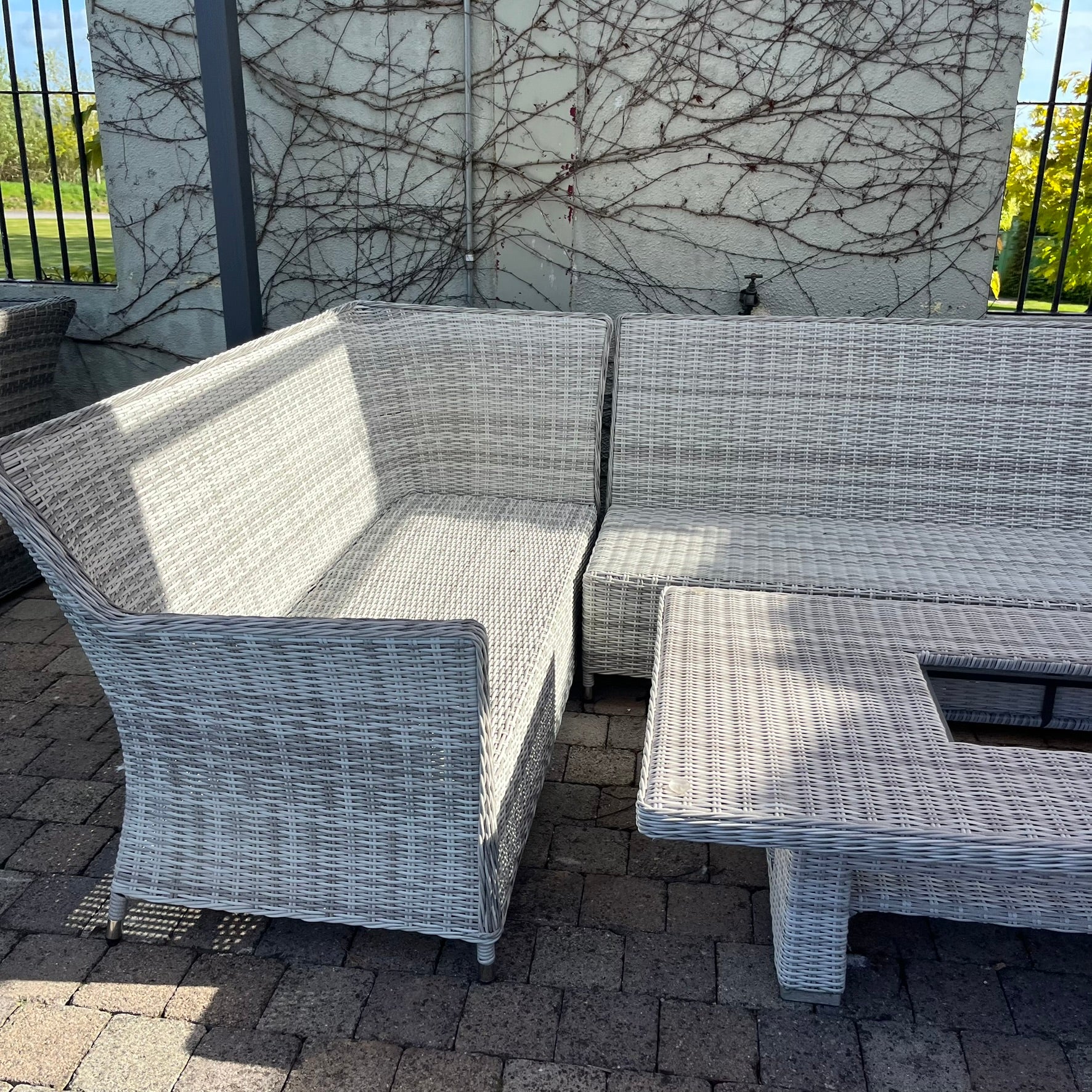 Barcelona Corner Set with Rising Table - Clearance