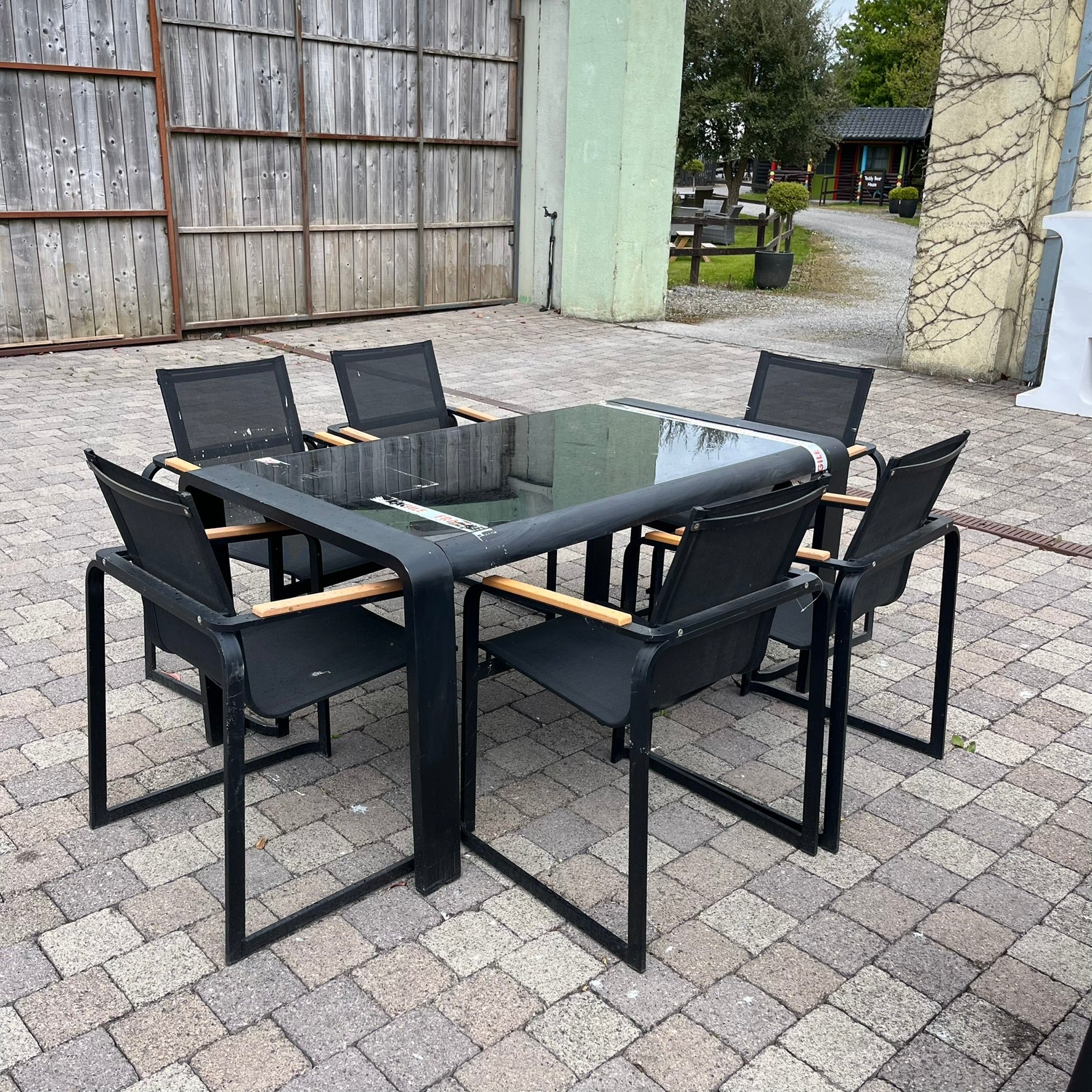 Black Metal 6 Seater Set - Clearance