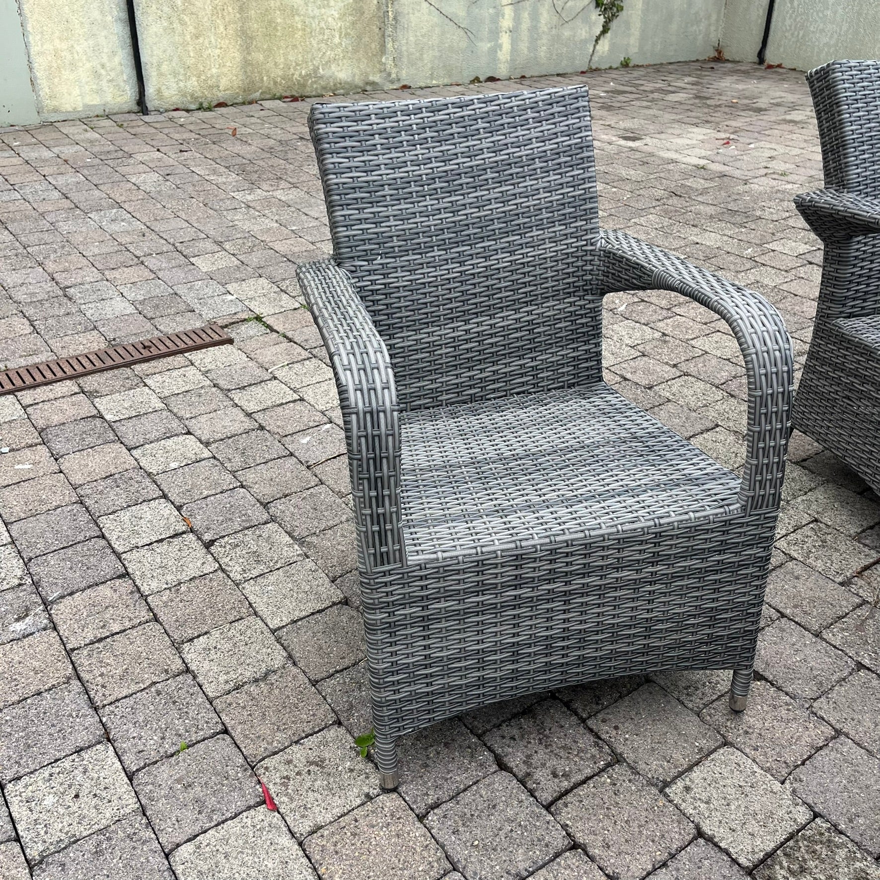 Gardina 8 Seater Round Set - Clearance