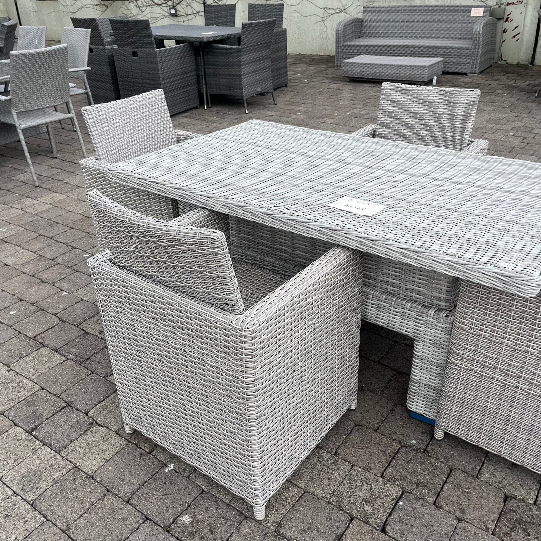 Rectangle 4 Seater Set with Rising Table - Clearance