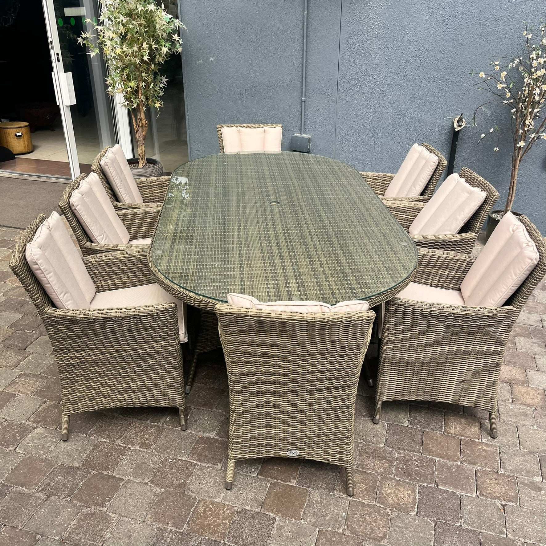 Dumont 8 Seater Set (Oval) - Clearance