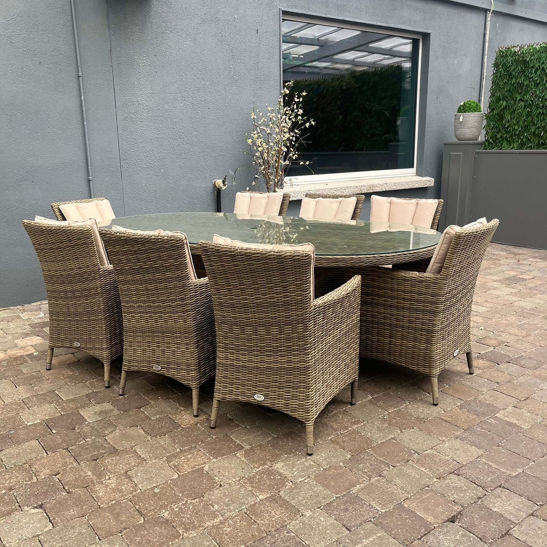 Dumont 8 Seater Set (Oval) - Clearance