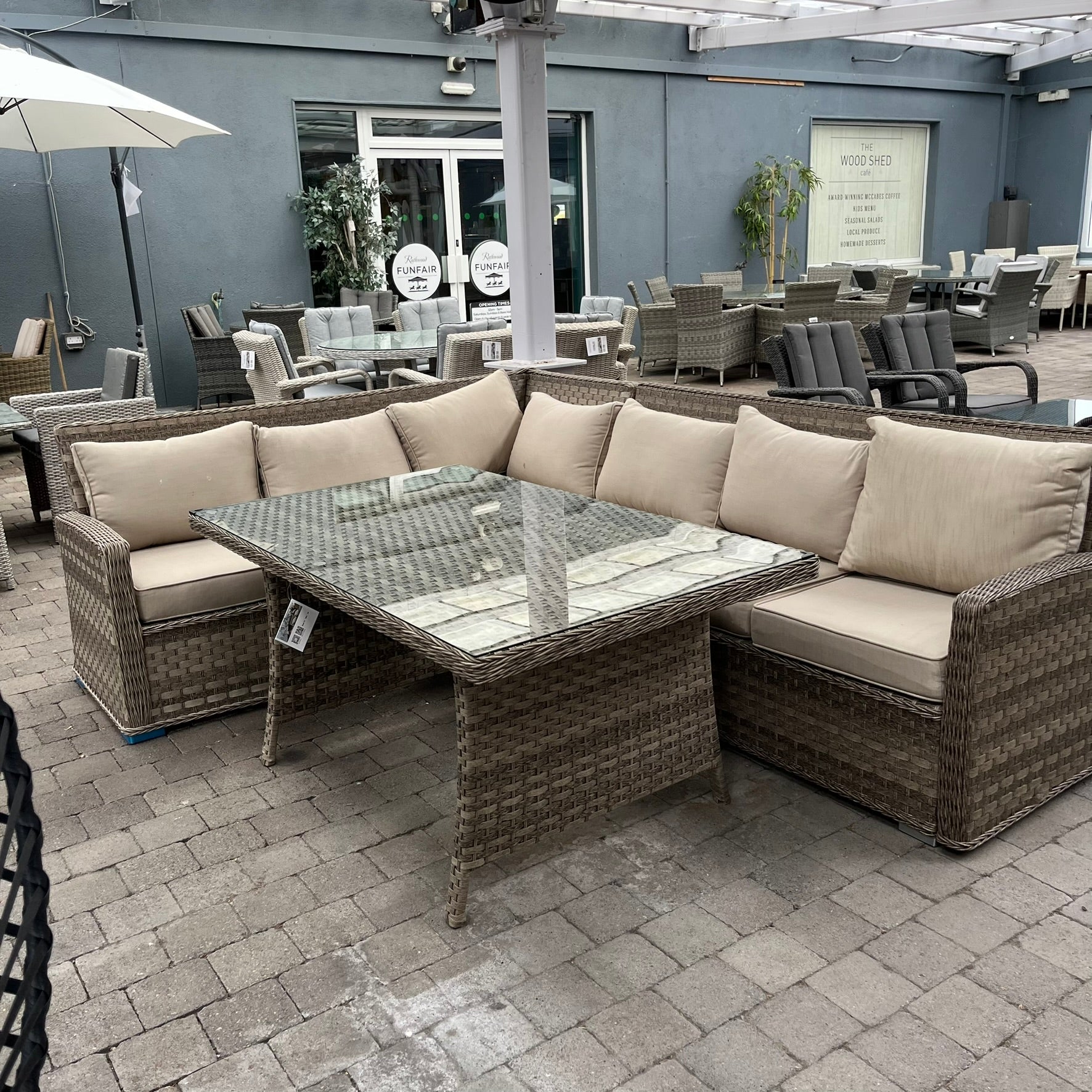 Hampton Corner Set - Clearance