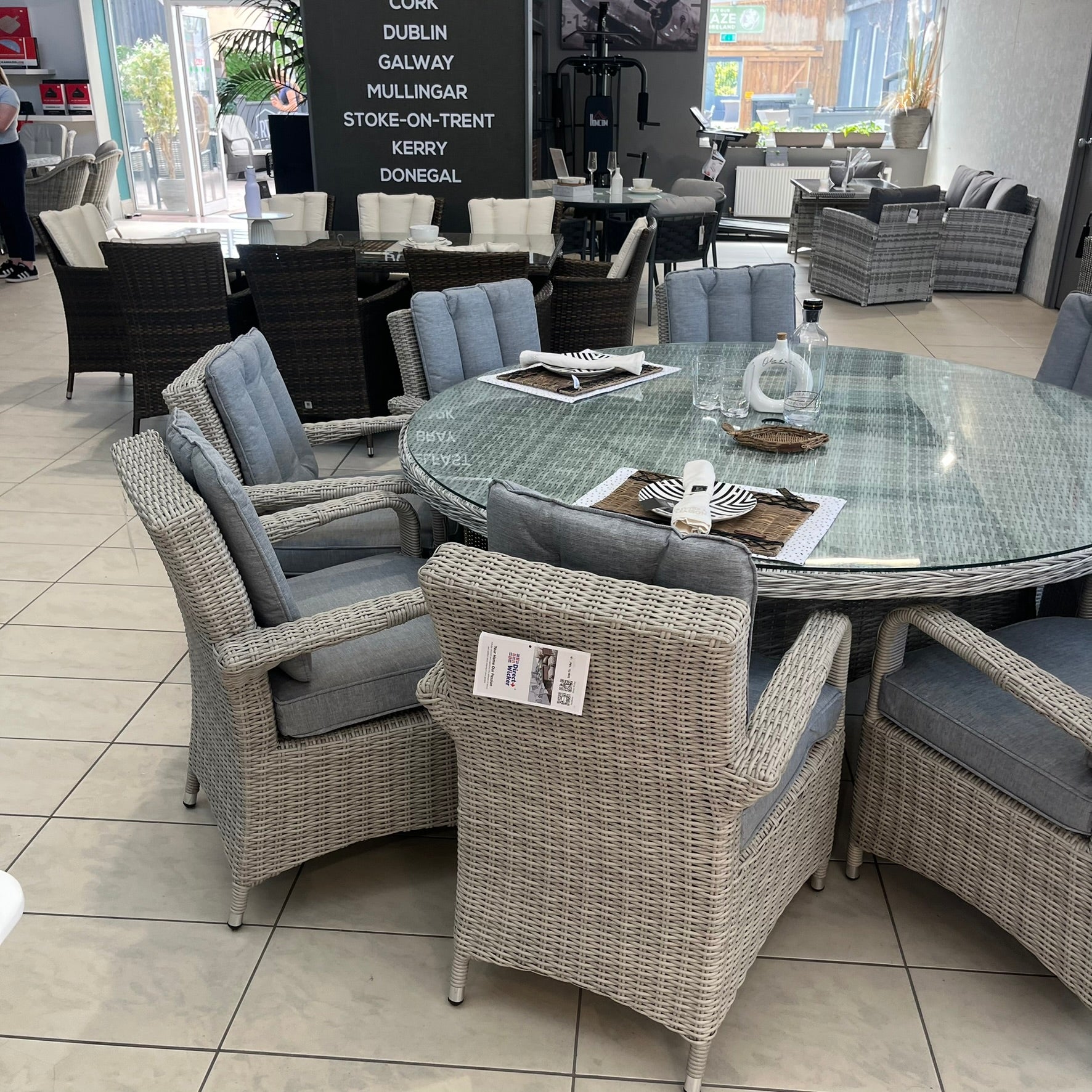Sepino 8 Seater Round Set - Clearance