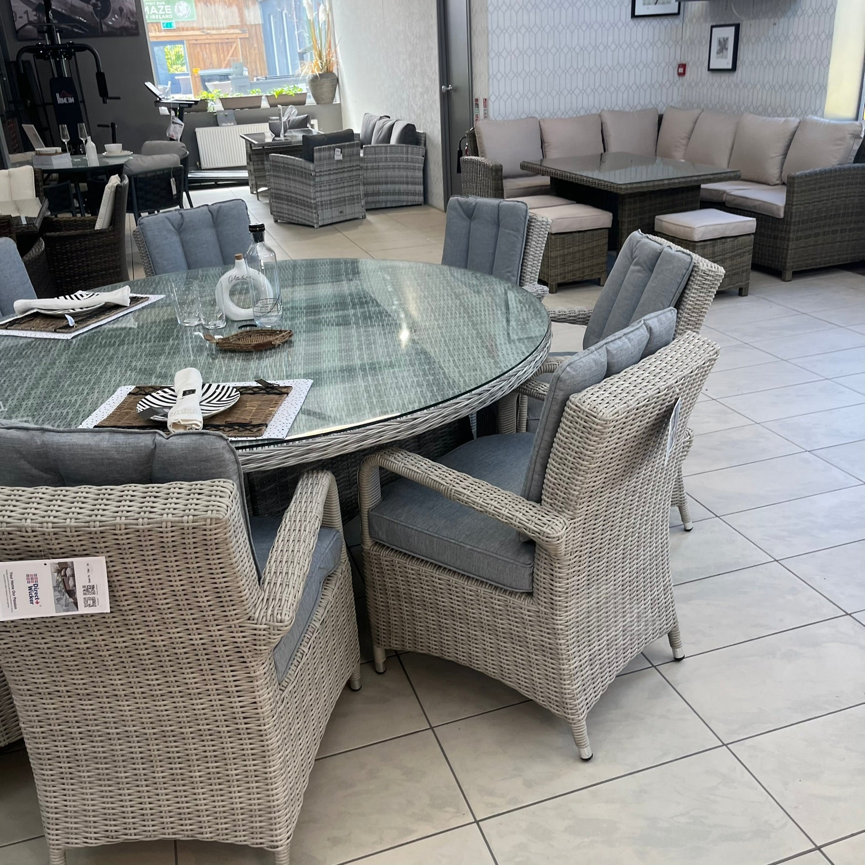 Sepino 8 Seater Round Set - Clearance