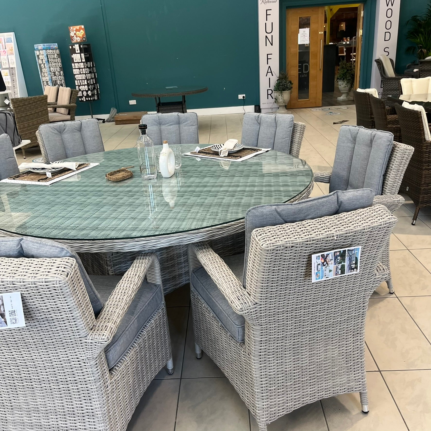 Sepino 8 Seater Round Set - Clearance