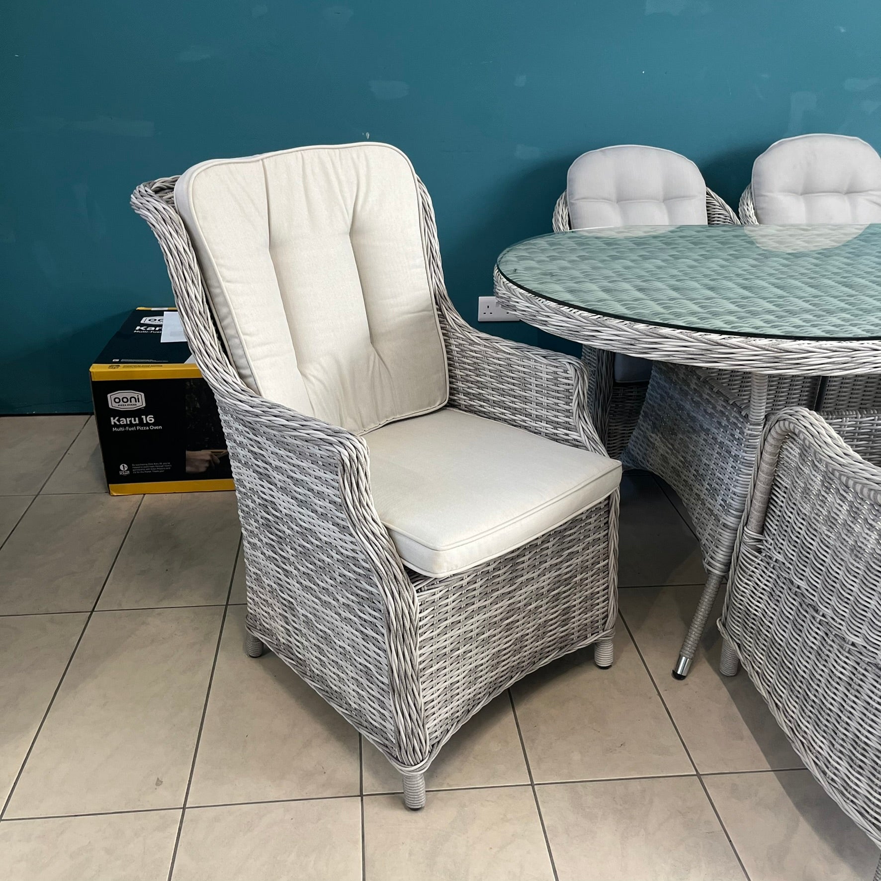 Sepino 6 Seater Oval Set - Clearance