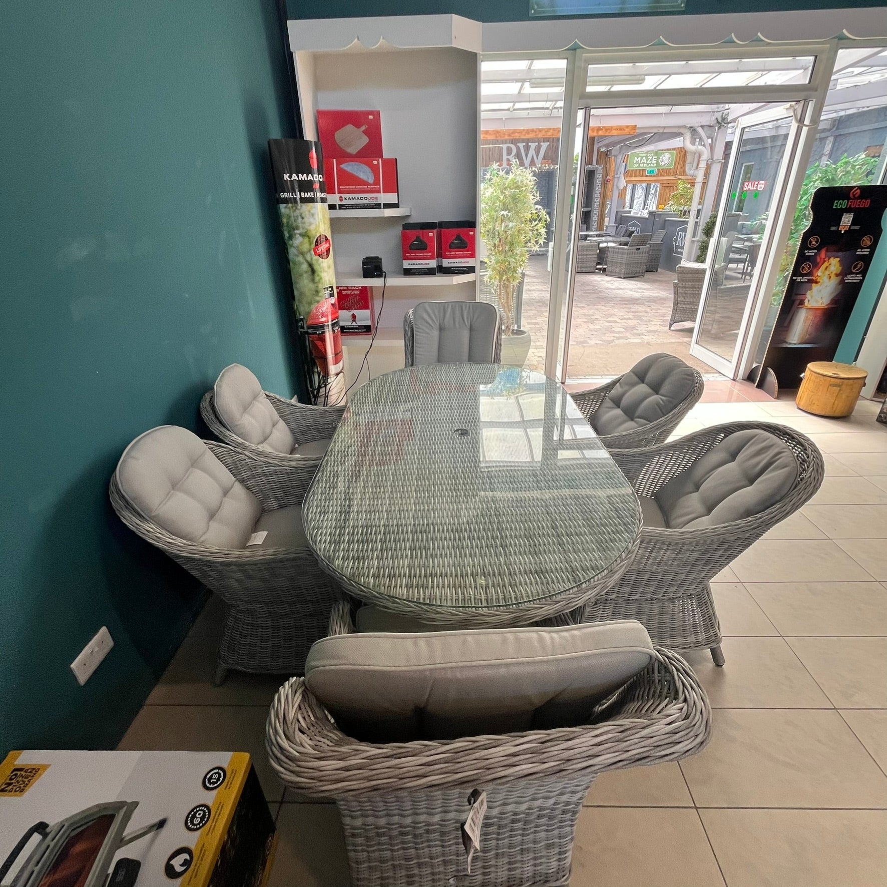 Sepino 6 Seater Oval Set - Clearance