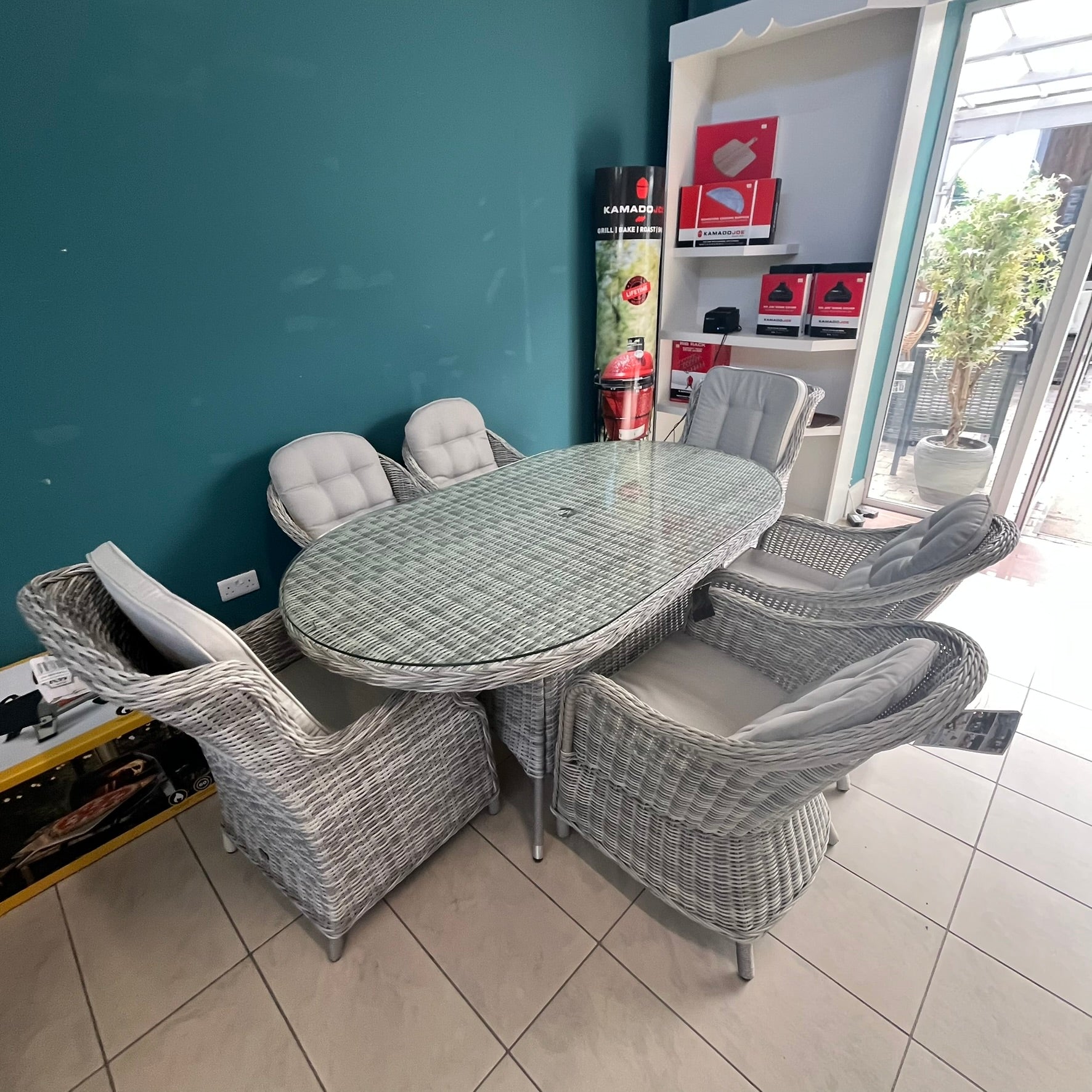 Sepino 6 Seater Oval Set - Clearance